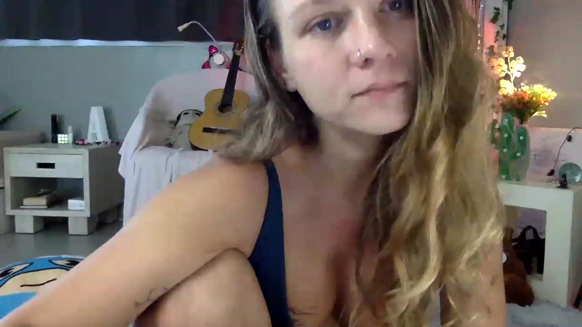 Gallery image thumbnail from Qi_ra's myfreecams stream on, 05/01/2023, 06:36 image 13 of 20