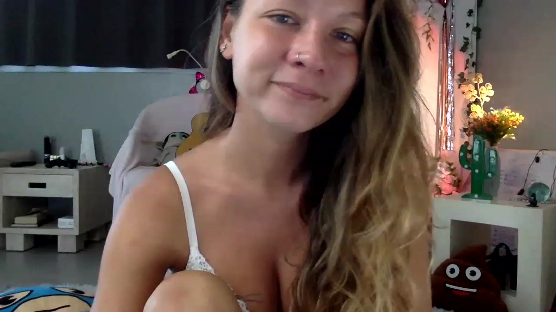 Gallery image thumbnail from Qi_ra's myfreecams stream on, 05/04/2023, 01:36 image 20 of 20