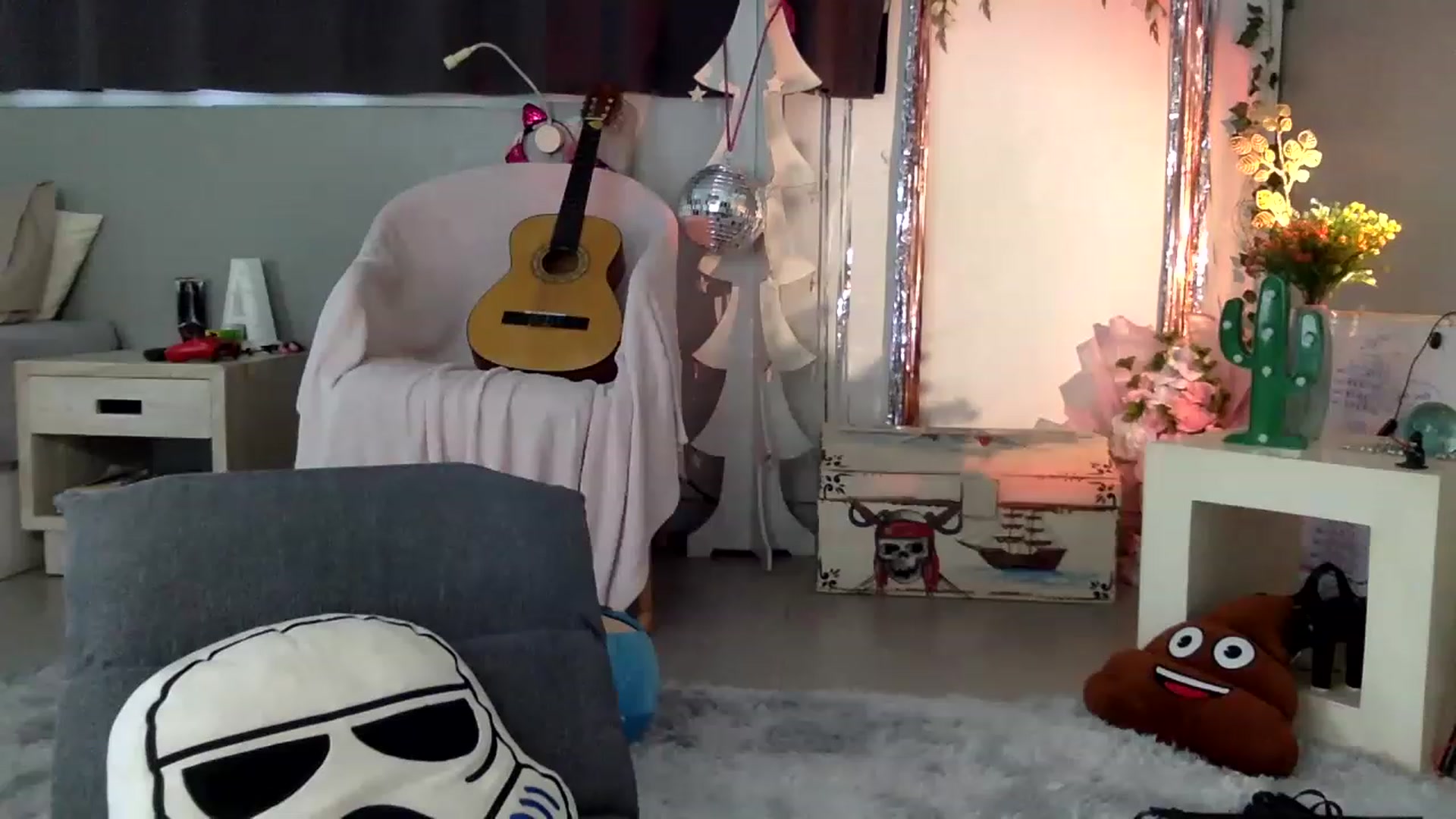 Gallery image thumbnail from Qi_ra's myfreecams stream on, 05/08/2023, 02:21 image 9 of 20