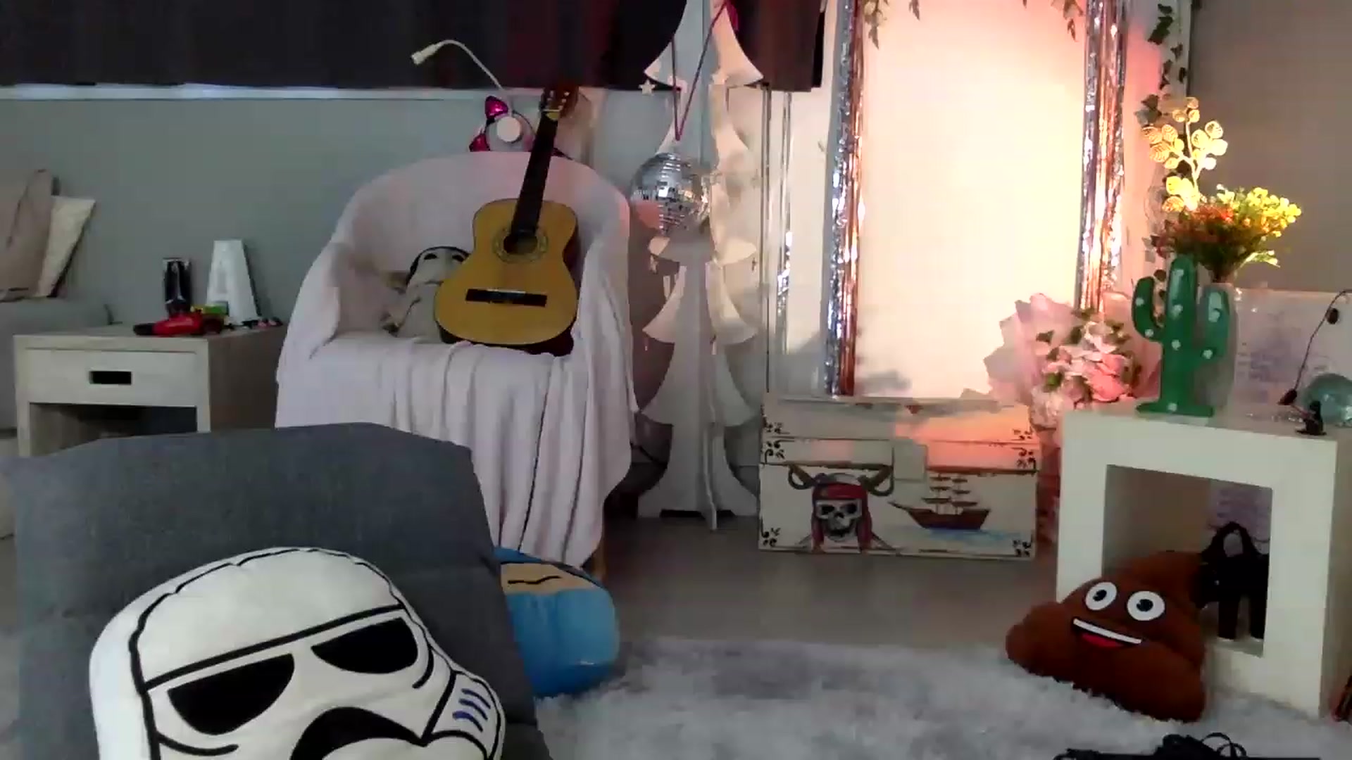 Gallery image thumbnail from Qi_ra's myfreecams stream on, 05/08/2023, 02:21 image 6 of 20