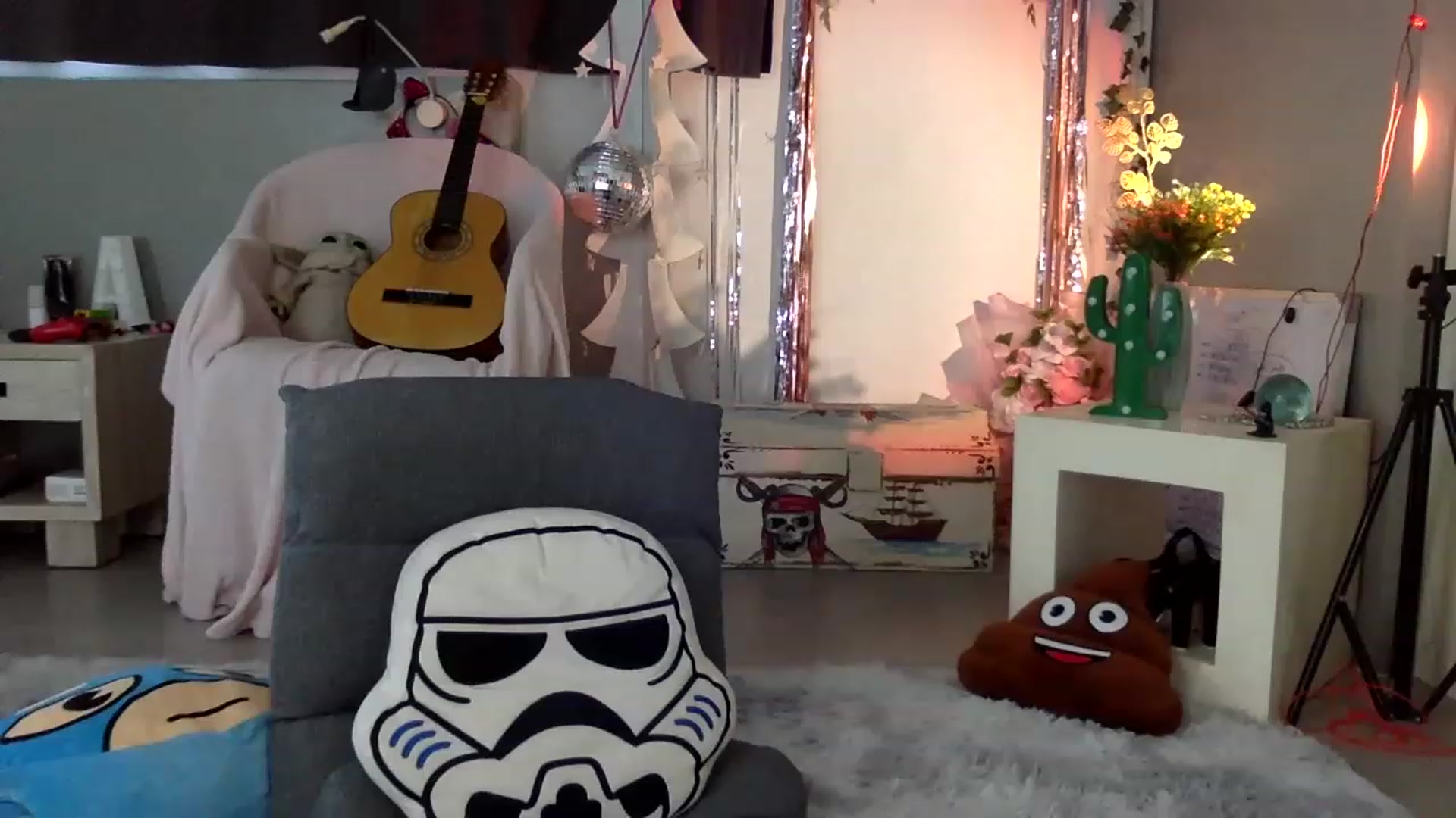 Gallery image thumbnail from Qi_ra's myfreecams stream on, 05/09/2023, 01:46 image 16 of 20