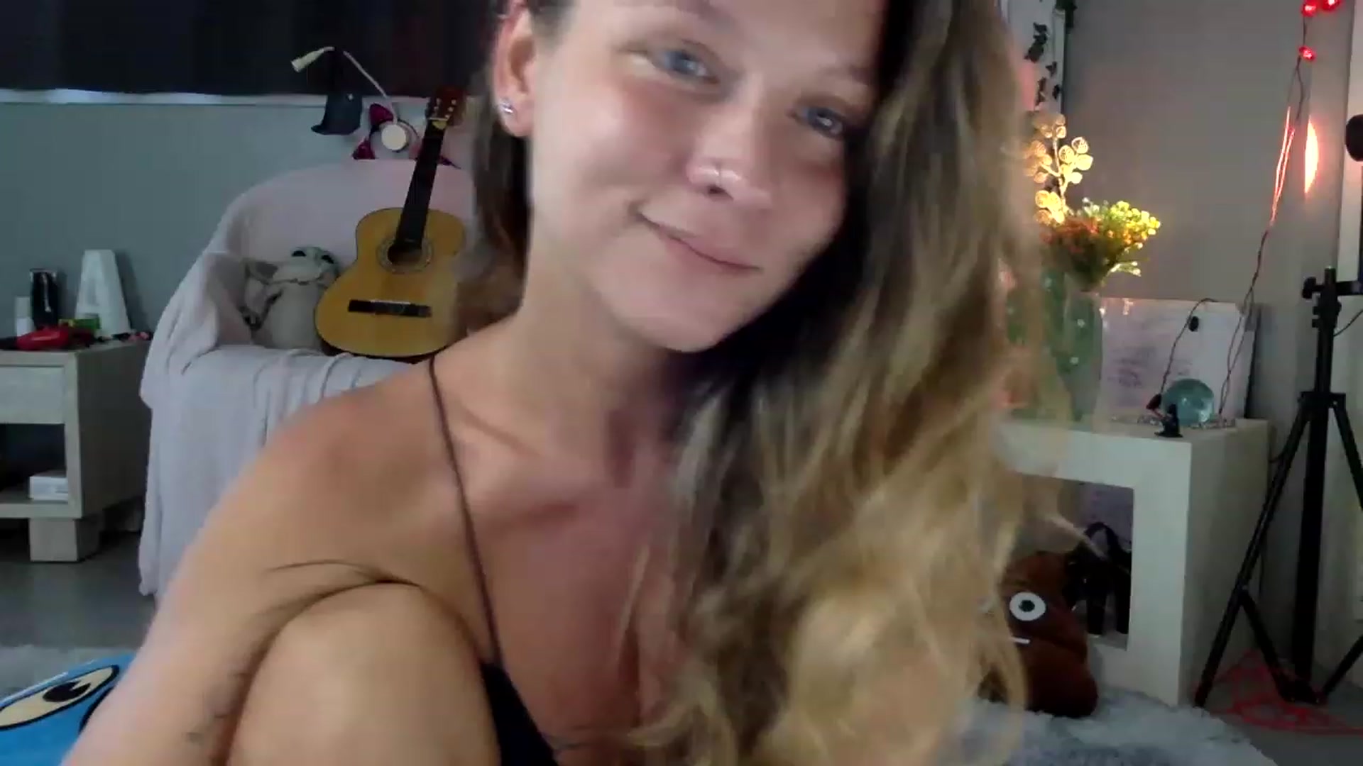 Gallery image thumbnail from Qi_ra's myfreecams stream on, 05/09/2023, 01:46 image 4 of 20
