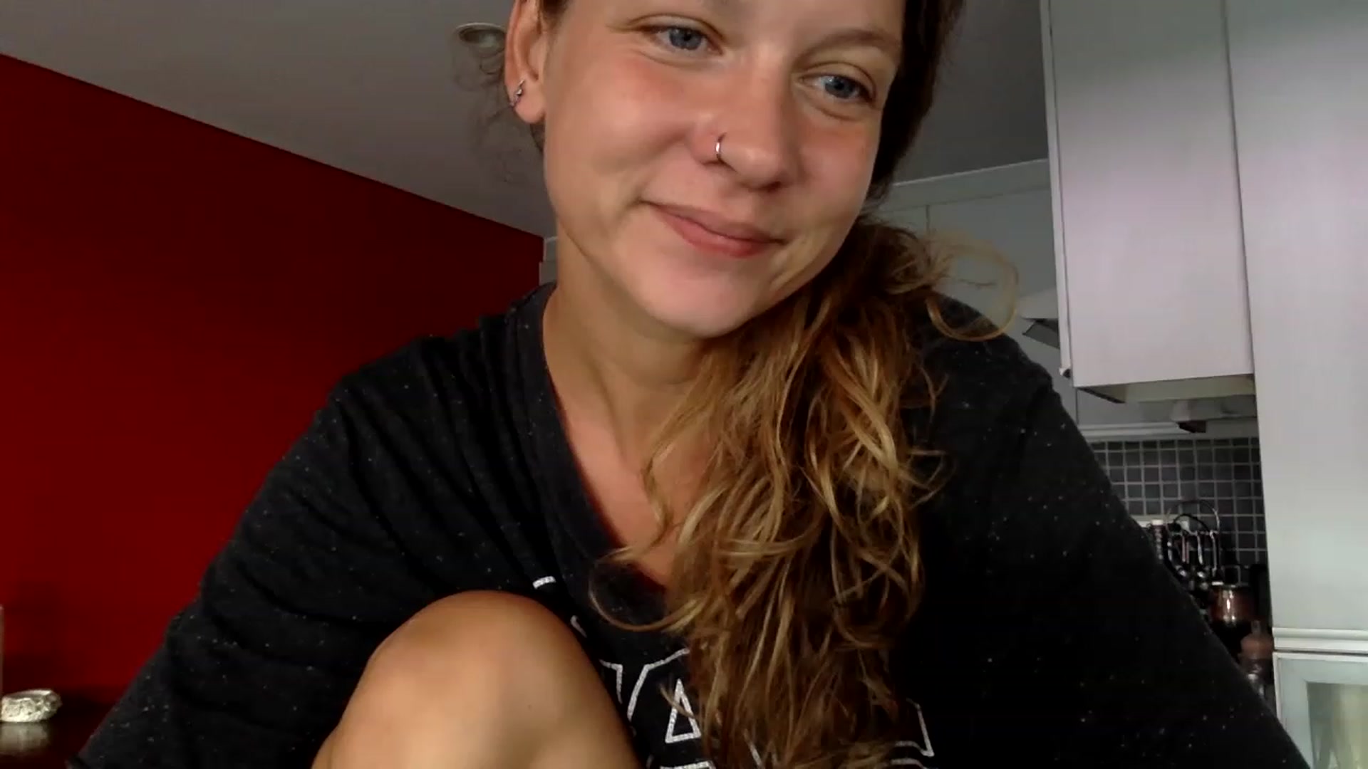 Gallery image thumbnail from Qi_ra's myfreecams stream on, 05/11/2023, 01:27 image 1 of 20