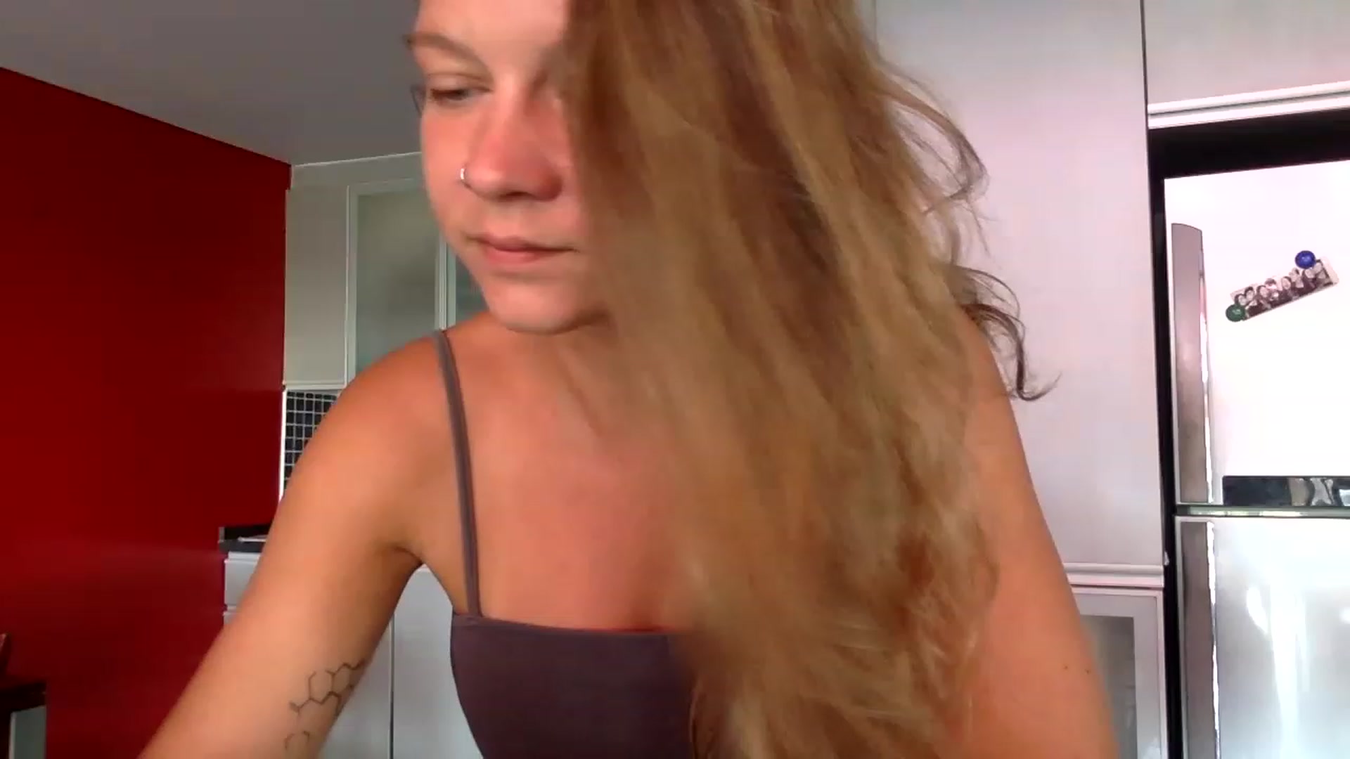 Gallery image thumbnail from Qi_ra's myfreecams stream on, 05/20/2023, 01:53 image 12 of 20