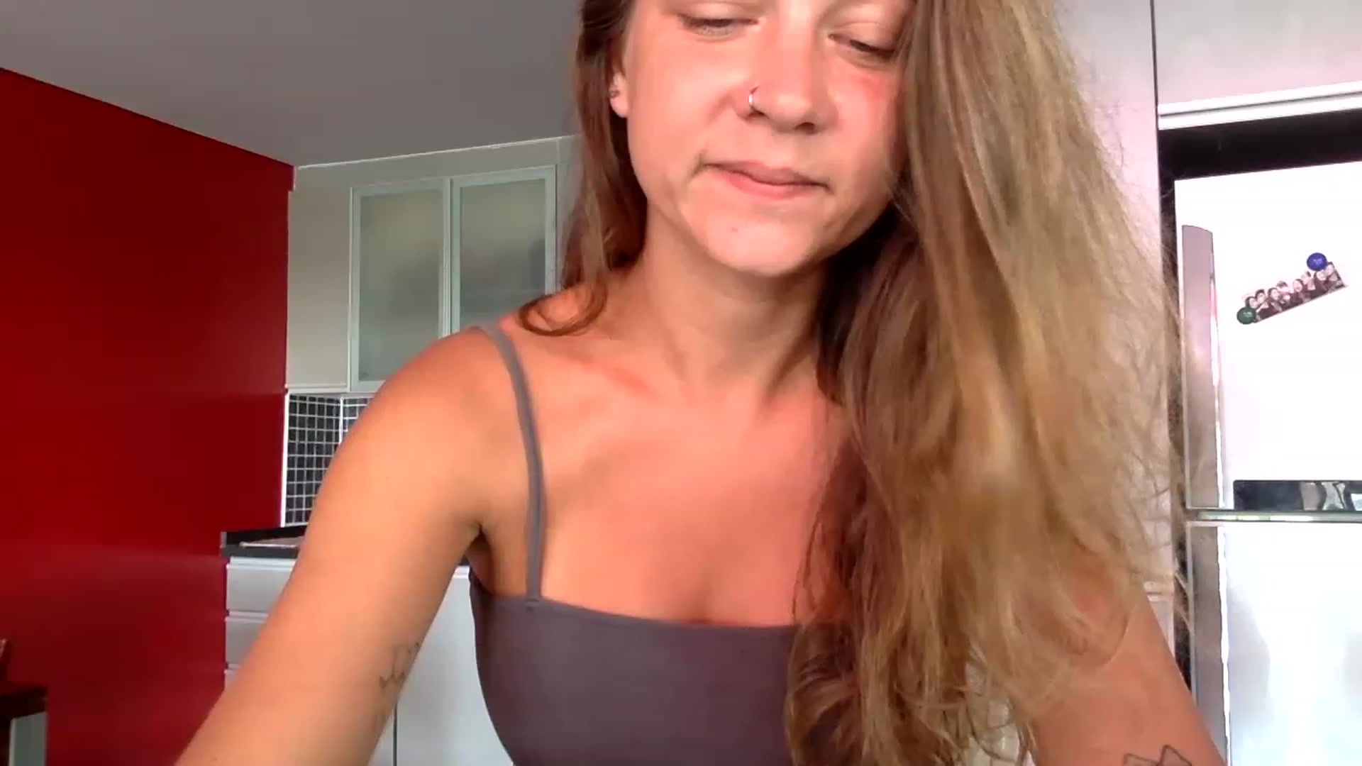 Gallery image thumbnail from Qi_ra's myfreecams stream on, 05/20/2023, 01:53 image 10 of 20