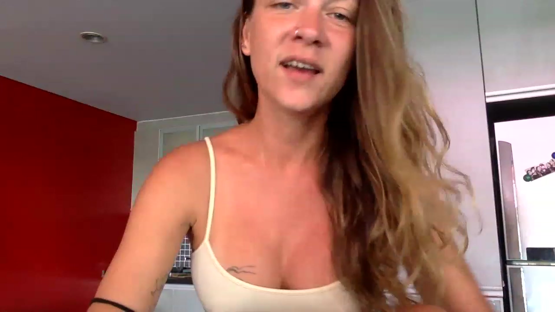 Gallery image thumbnail from Qi_ra's myfreecams stream on, 05/28/2023, 02:52 image 4 of 20