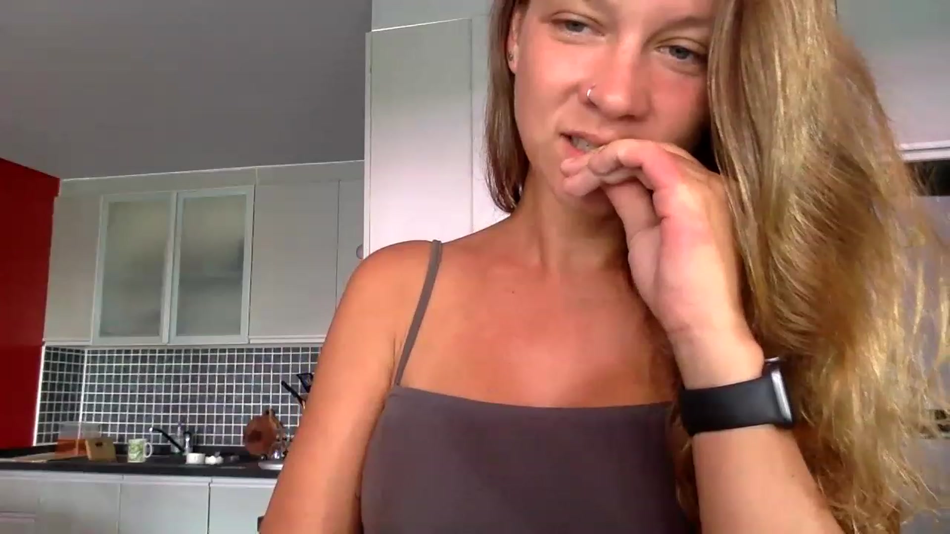 Gallery image thumbnail from Qi_ra's myfreecams stream on, 05/31/2023, 02:30 image 19 of 20