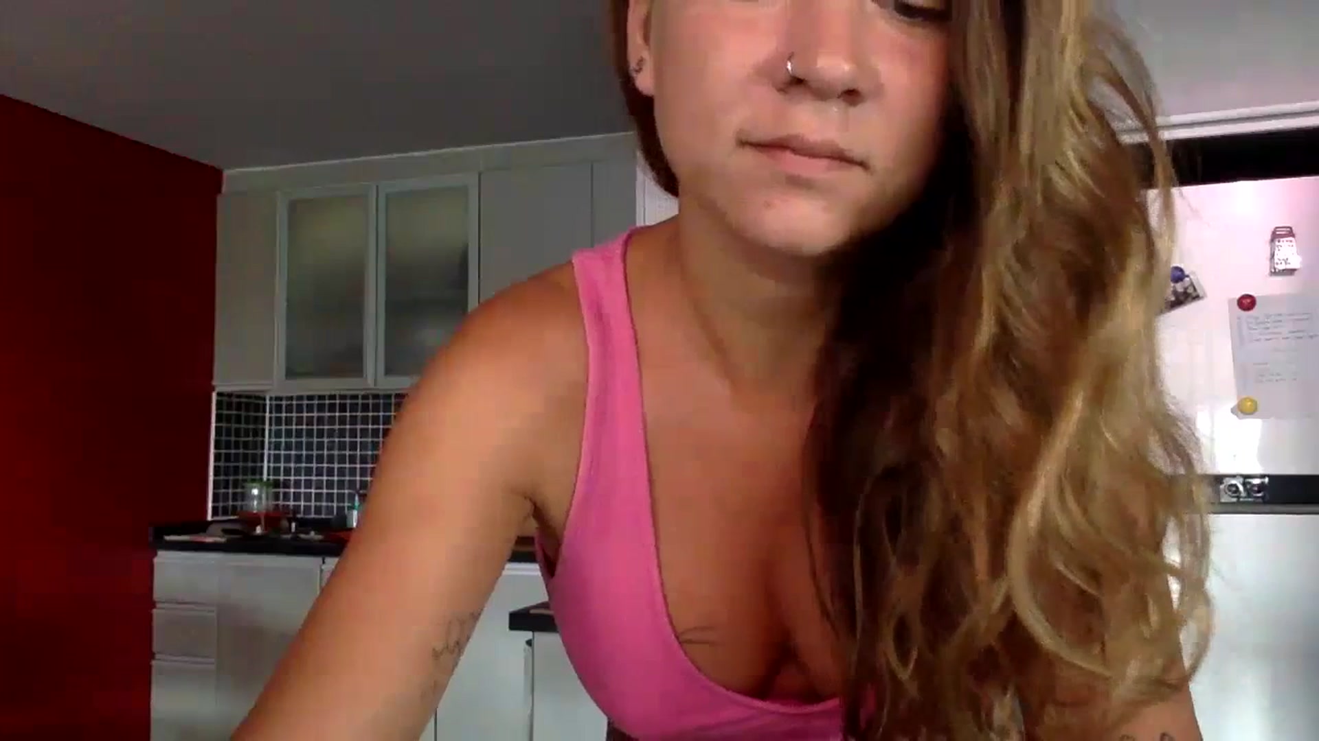 Gallery image thumbnail from Qi_ra's myfreecams stream on, 06/01/2023, 01:38 image 13 of 20