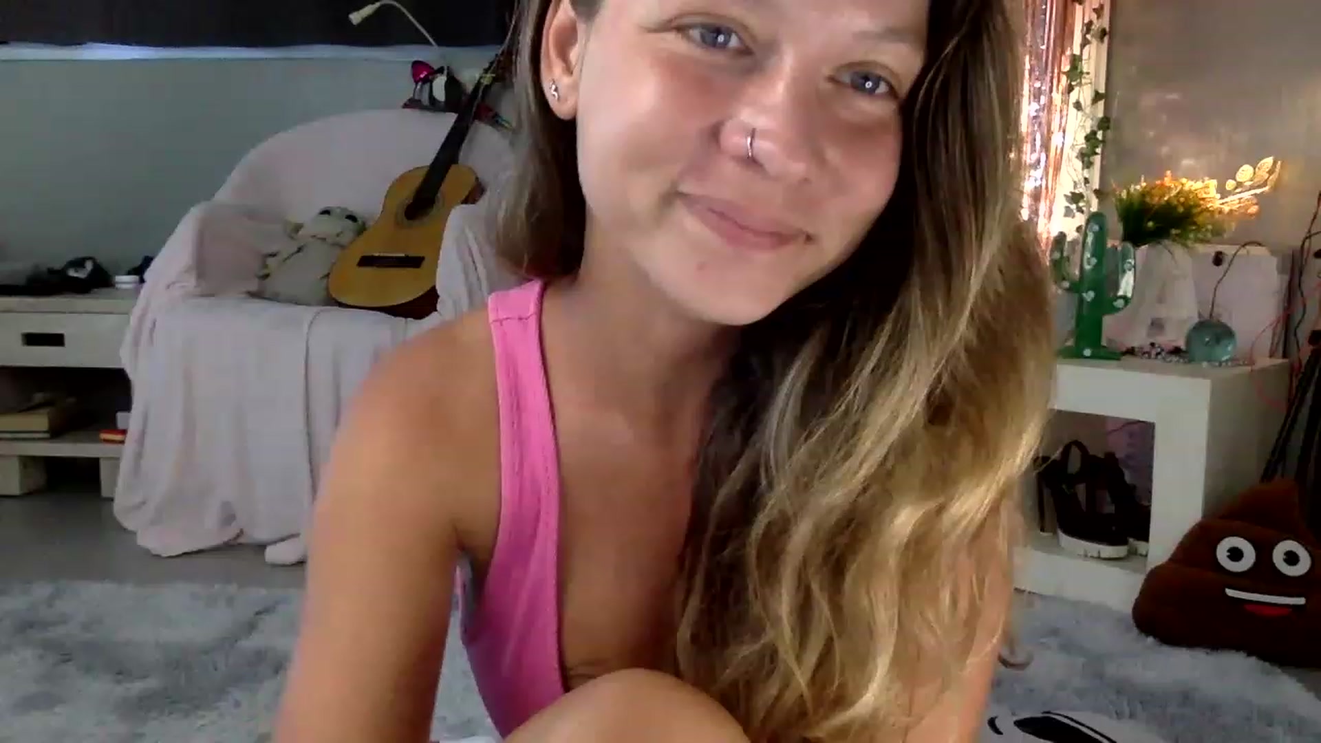 Gallery image thumbnail from Qi_ra's myfreecams stream on, 06/01/2023, 06:38 image 11 of 20