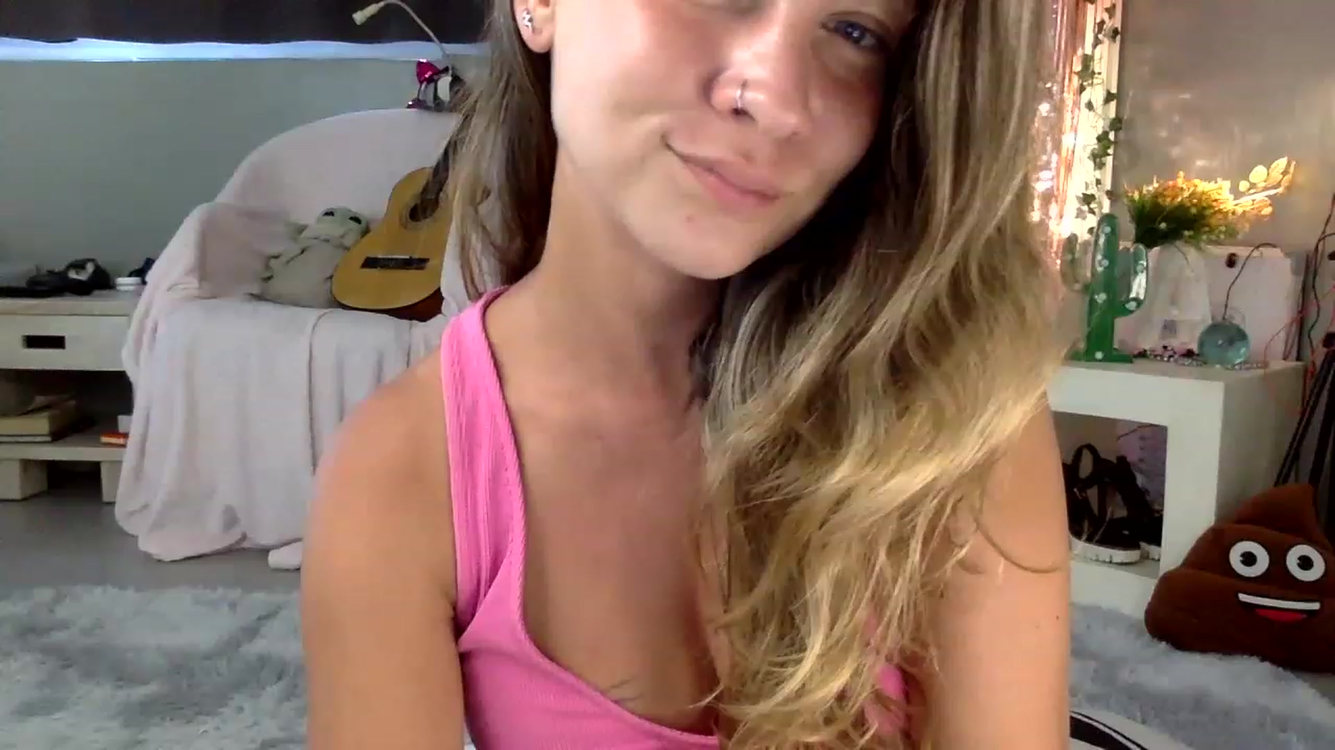 Gallery image thumbnail from Qi_ra's myfreecams stream on, 06/01/2023, 06:38 image 18 of 20