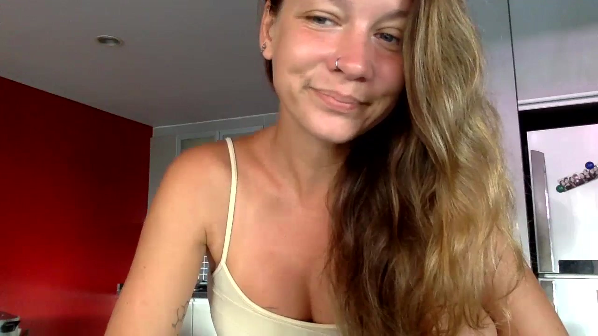 Gallery image thumbnail from Qi_ra's myfreecams stream on, 06/08/2023, 24:50 image 8 of 20