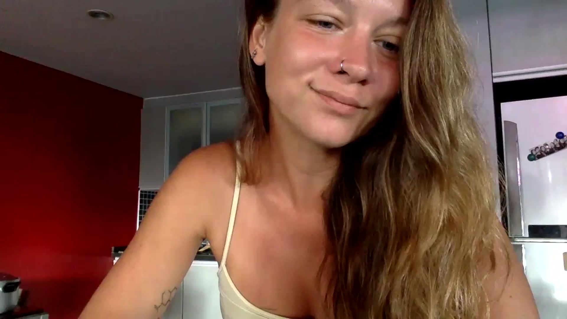 Gallery image thumbnail from Qi_ra's myfreecams stream on, 06/08/2023, 24:50 image 20 of 20