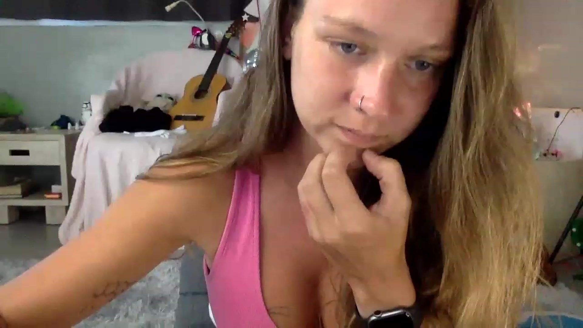 Gallery image thumbnail from Qi_ra's myfreecams stream on, 06/12/2023, 03:12 image 3 of 20