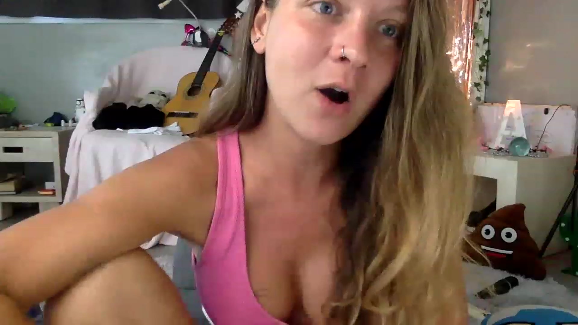 Gallery image thumbnail from Qi_ra's myfreecams stream on, 06/12/2023, 03:12 image 2 of 20