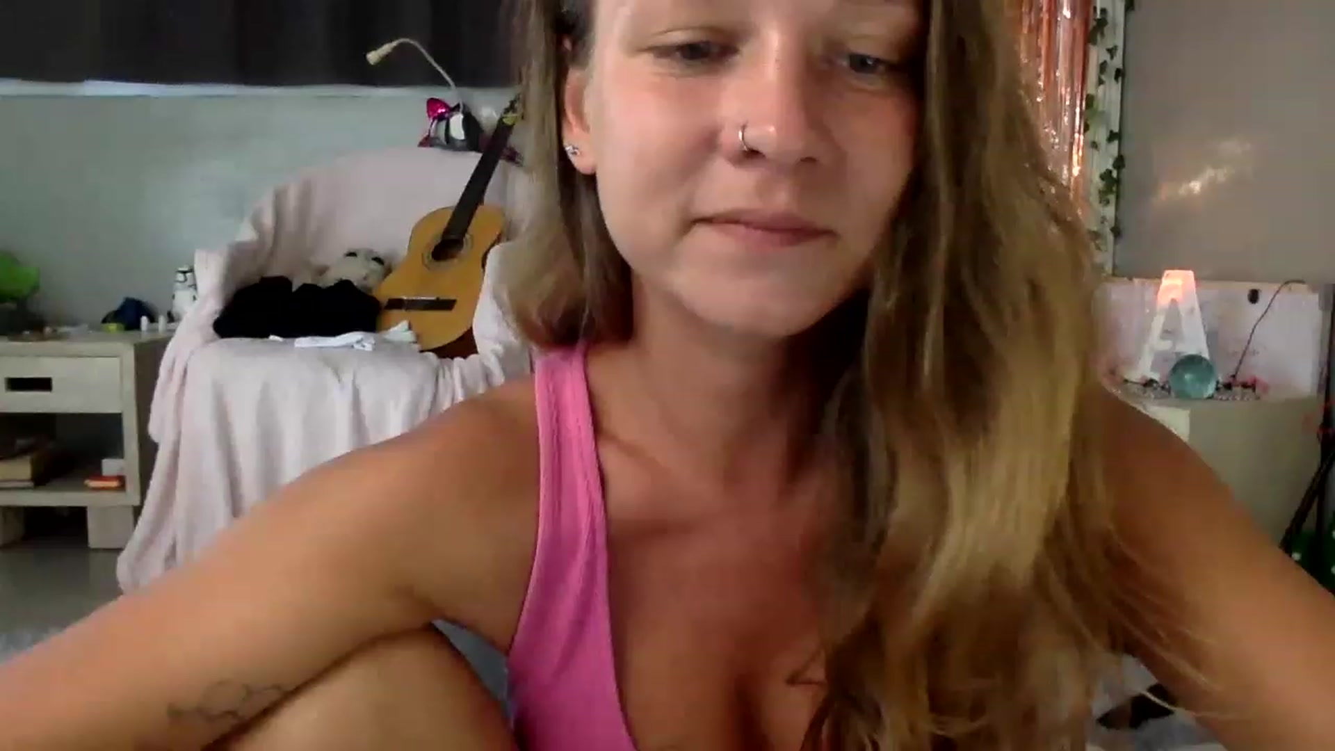 Gallery image thumbnail from Qi_ra's myfreecams stream on, 06/12/2023, 03:12 image 19 of 20