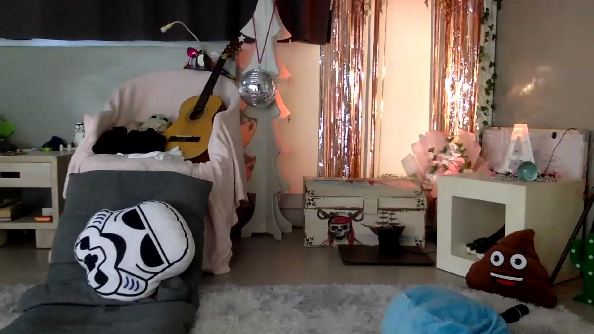 Gallery image thumbnail from Qi_ra's myfreecams stream on, 06/12/2023, 03:32 image 18 of 20