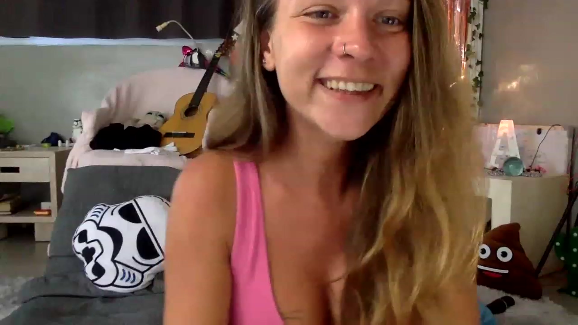 Gallery image thumbnail from Qi_ra's myfreecams stream on, 06/12/2023, 03:32 image 15 of 20