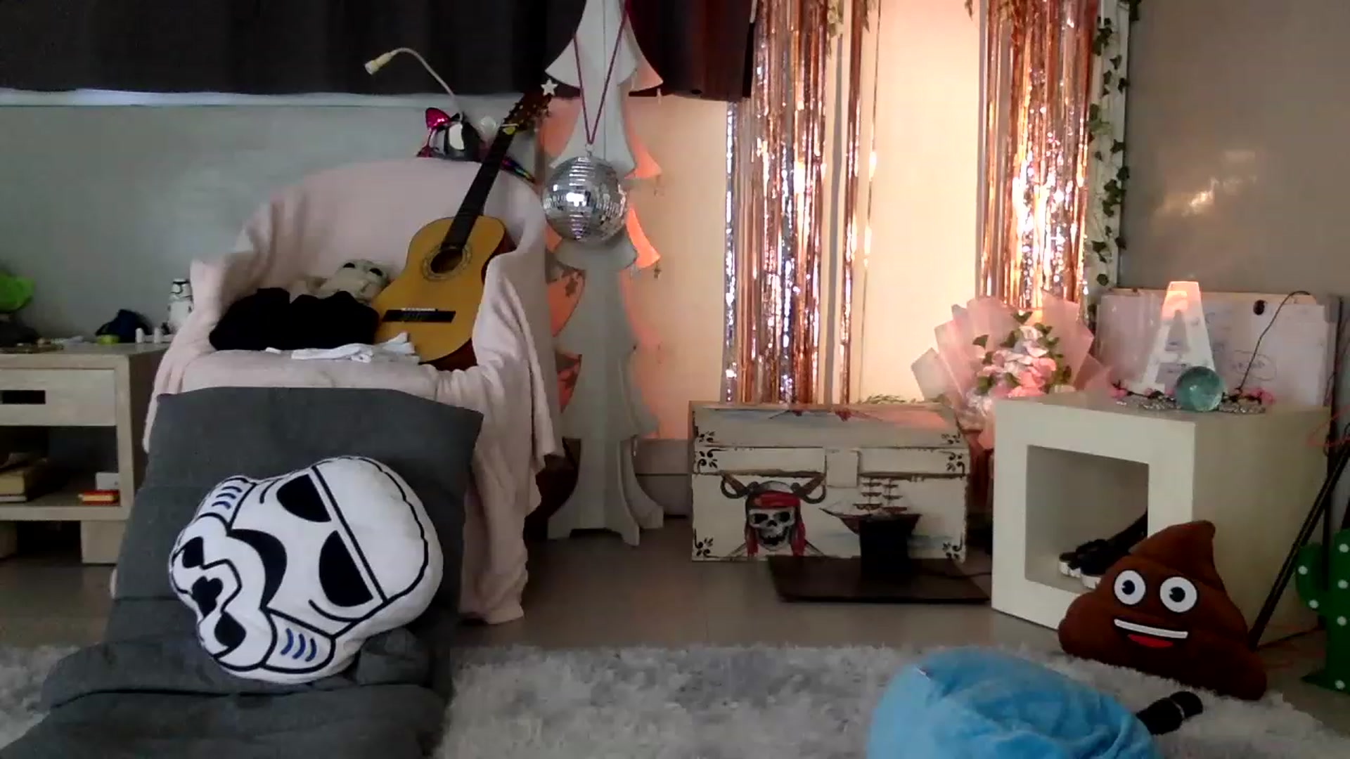 Gallery image thumbnail from Qi_ra's myfreecams stream on, 06/12/2023, 03:32 image 16 of 20