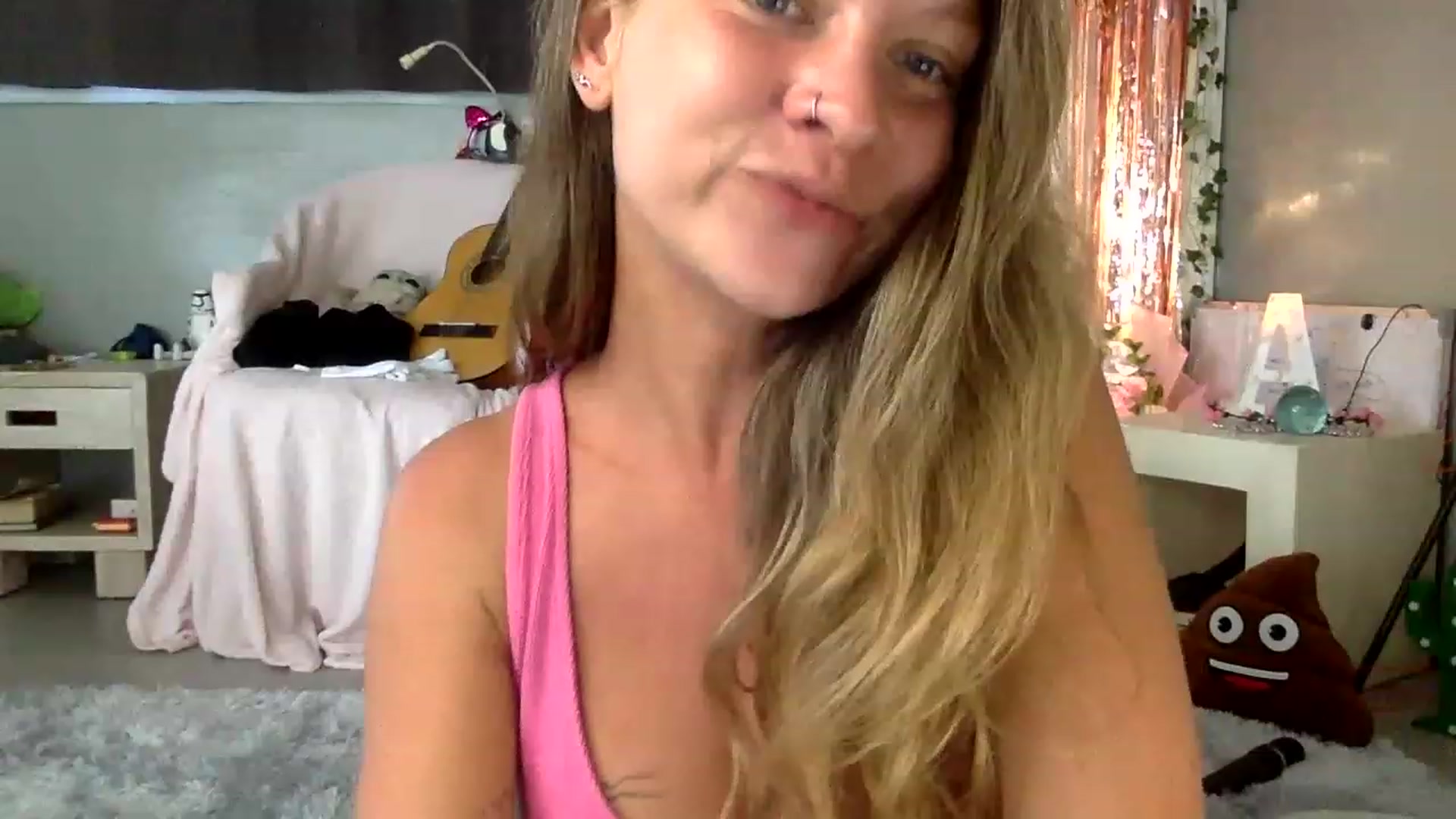 Gallery image thumbnail from Qi_ra's myfreecams stream on, 06/12/2023, 03:32 image 2 of 20