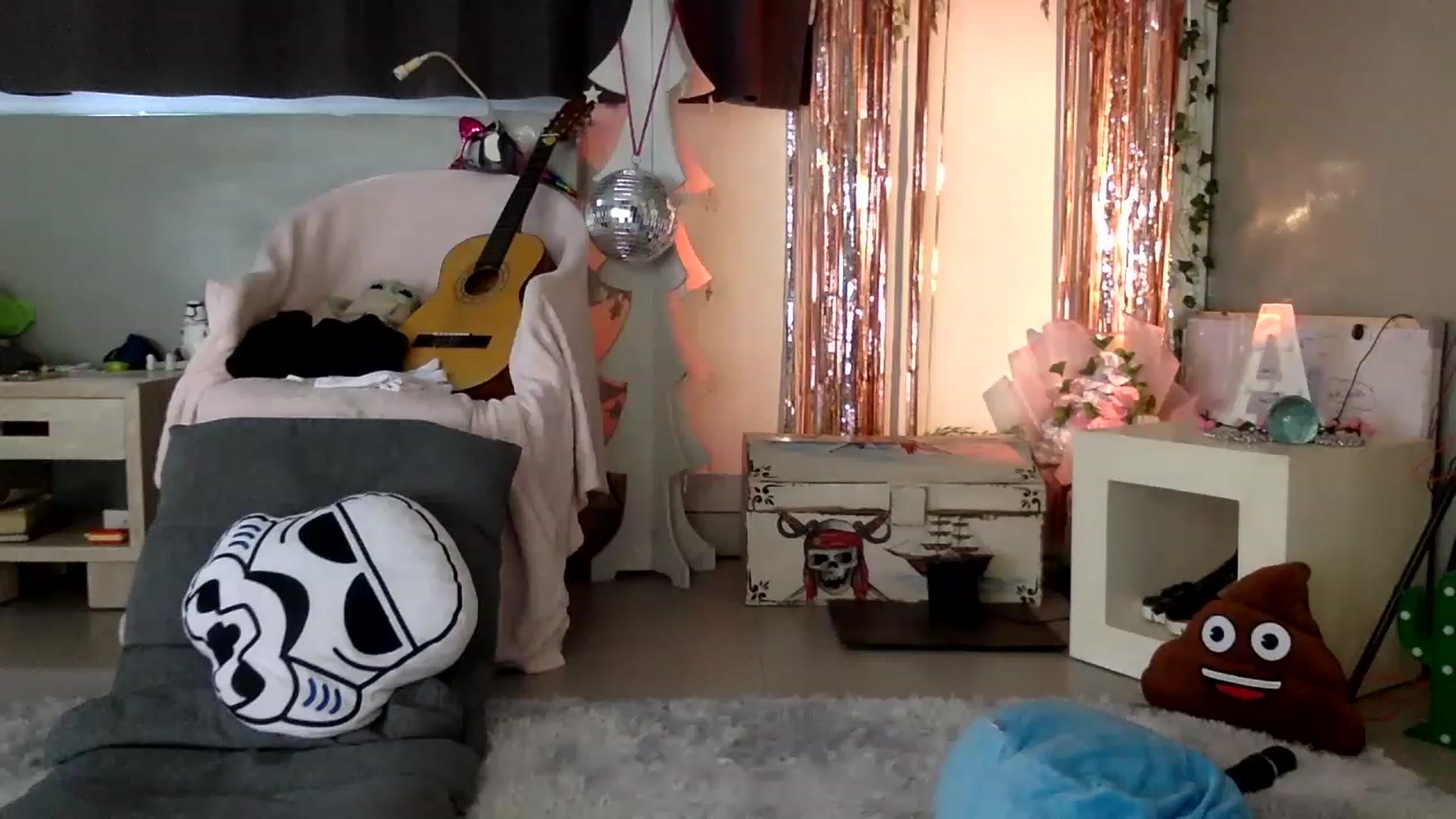 Gallery image thumbnail from Qi_ra's myfreecams stream on, 06/12/2023, 03:32 image 19 of 20