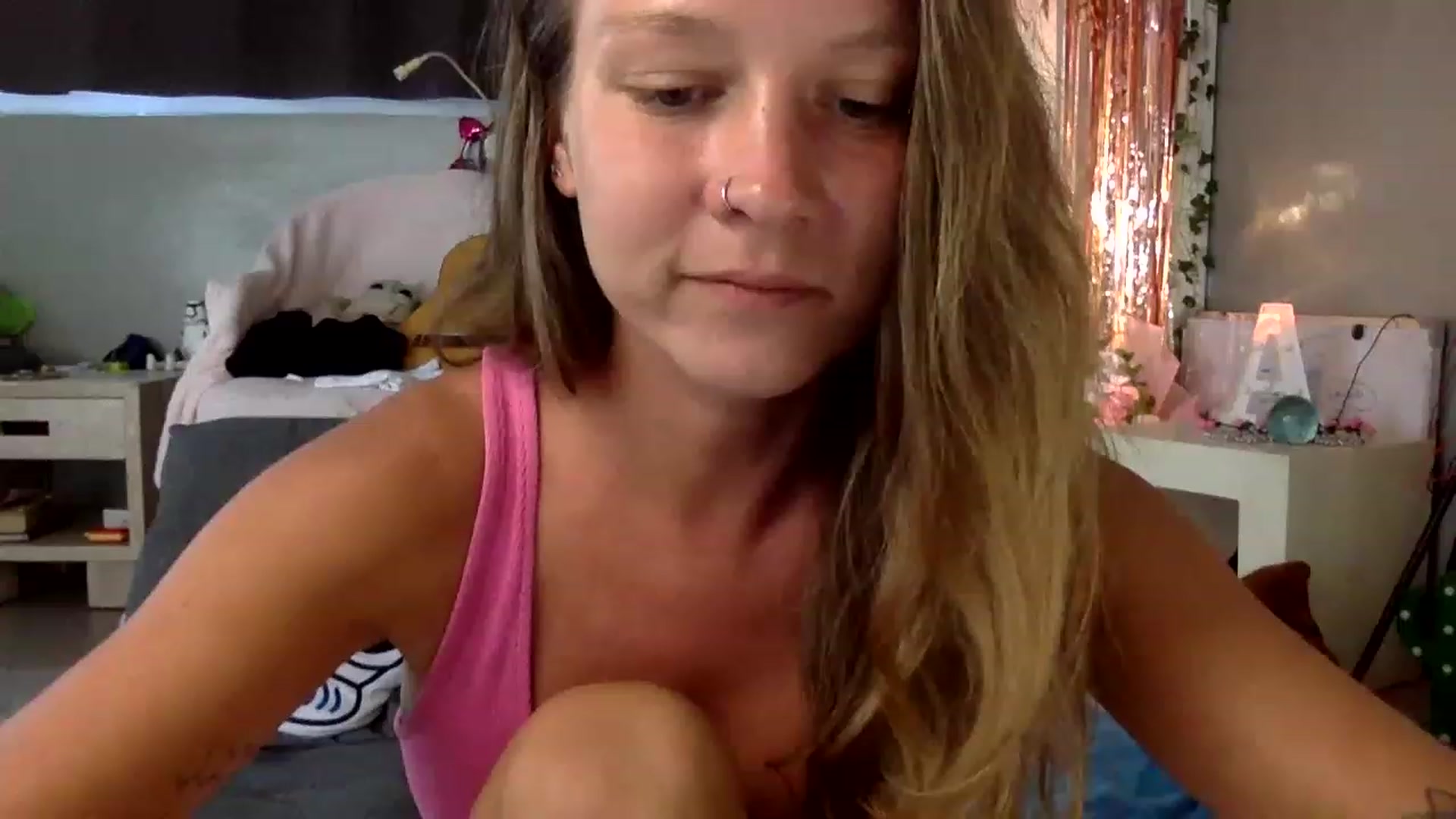 Gallery image thumbnail from Qi_ra's myfreecams stream on, 06/12/2023, 03:32 image 13 of 20
