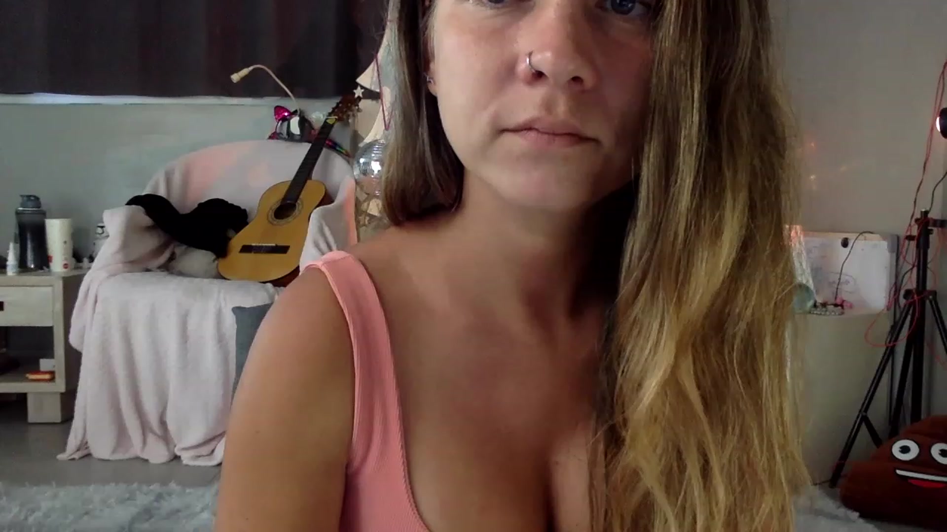Gallery image thumbnail from Qi_ra's myfreecams stream on, 06/13/2023, 01:42 image 6 of 20