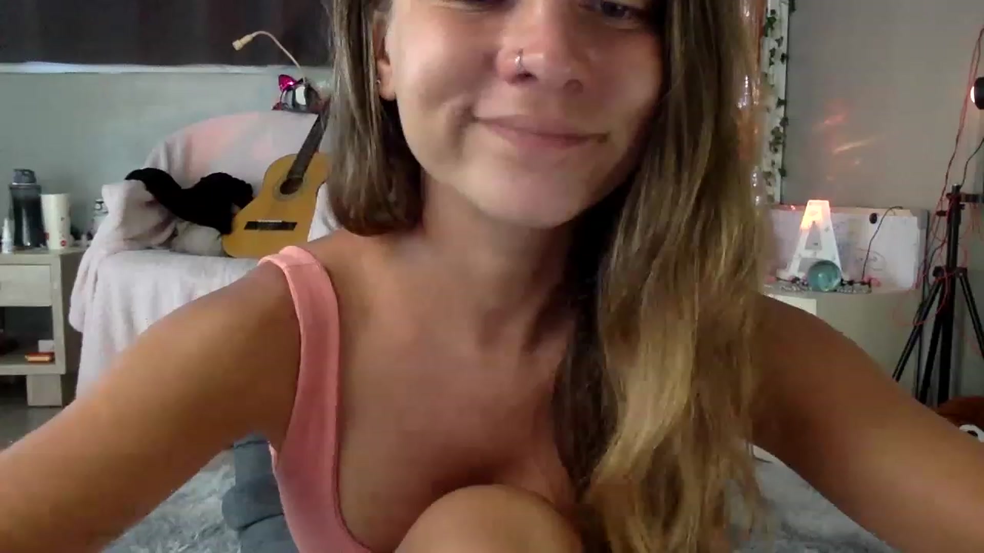 Gallery image thumbnail from Qi_ra's myfreecams stream on, 06/13/2023, 01:42 image 19 of 20