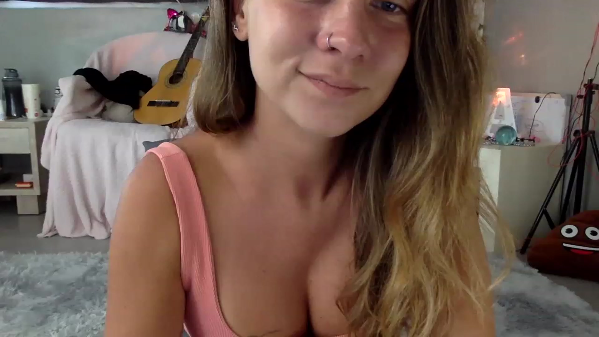 Gallery image thumbnail from Qi_ra's myfreecams stream on, 06/13/2023, 01:42 image 8 of 20