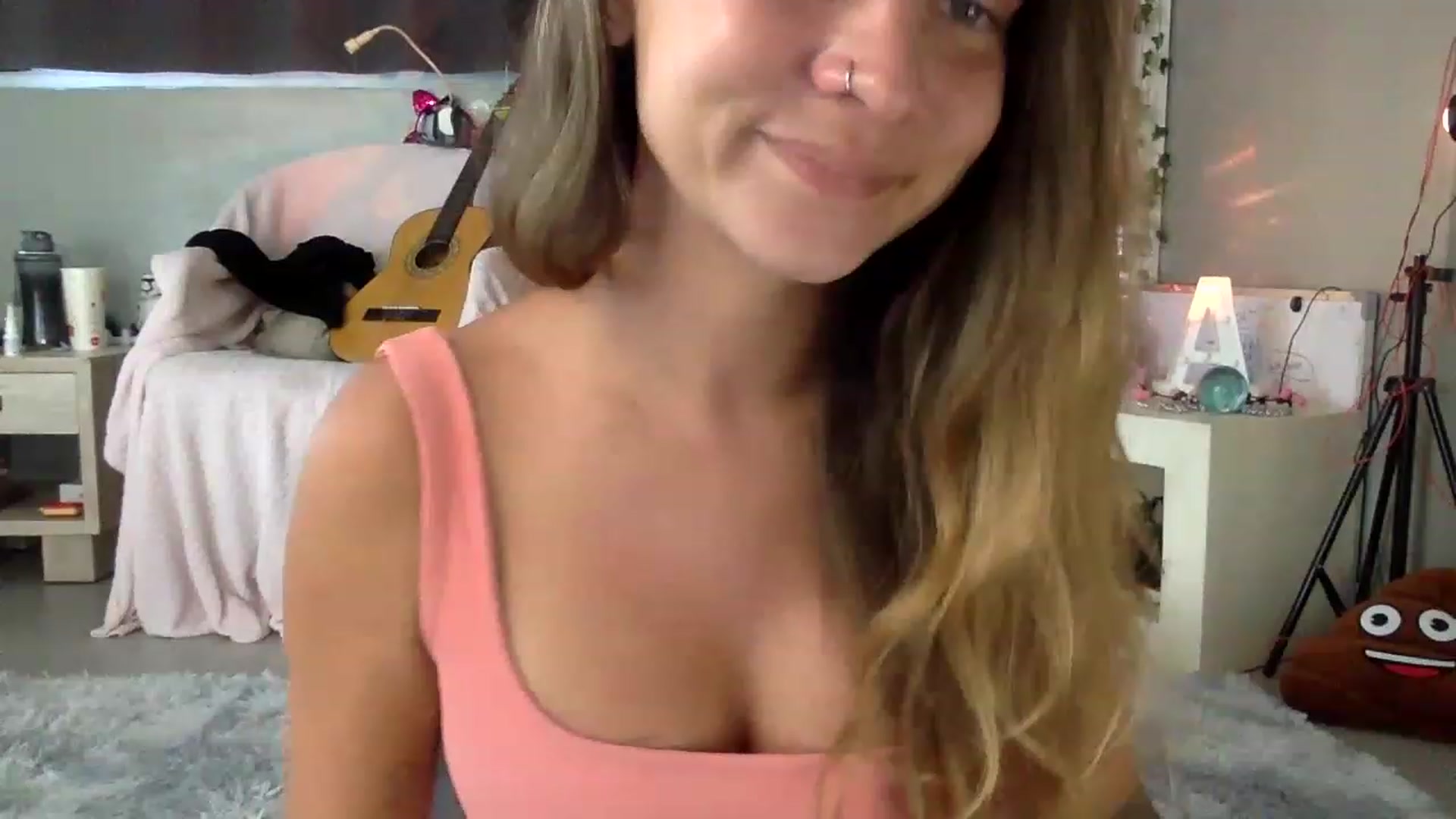 Gallery image thumbnail from Qi_ra's myfreecams stream on, 06/13/2023, 01:42 image 17 of 20