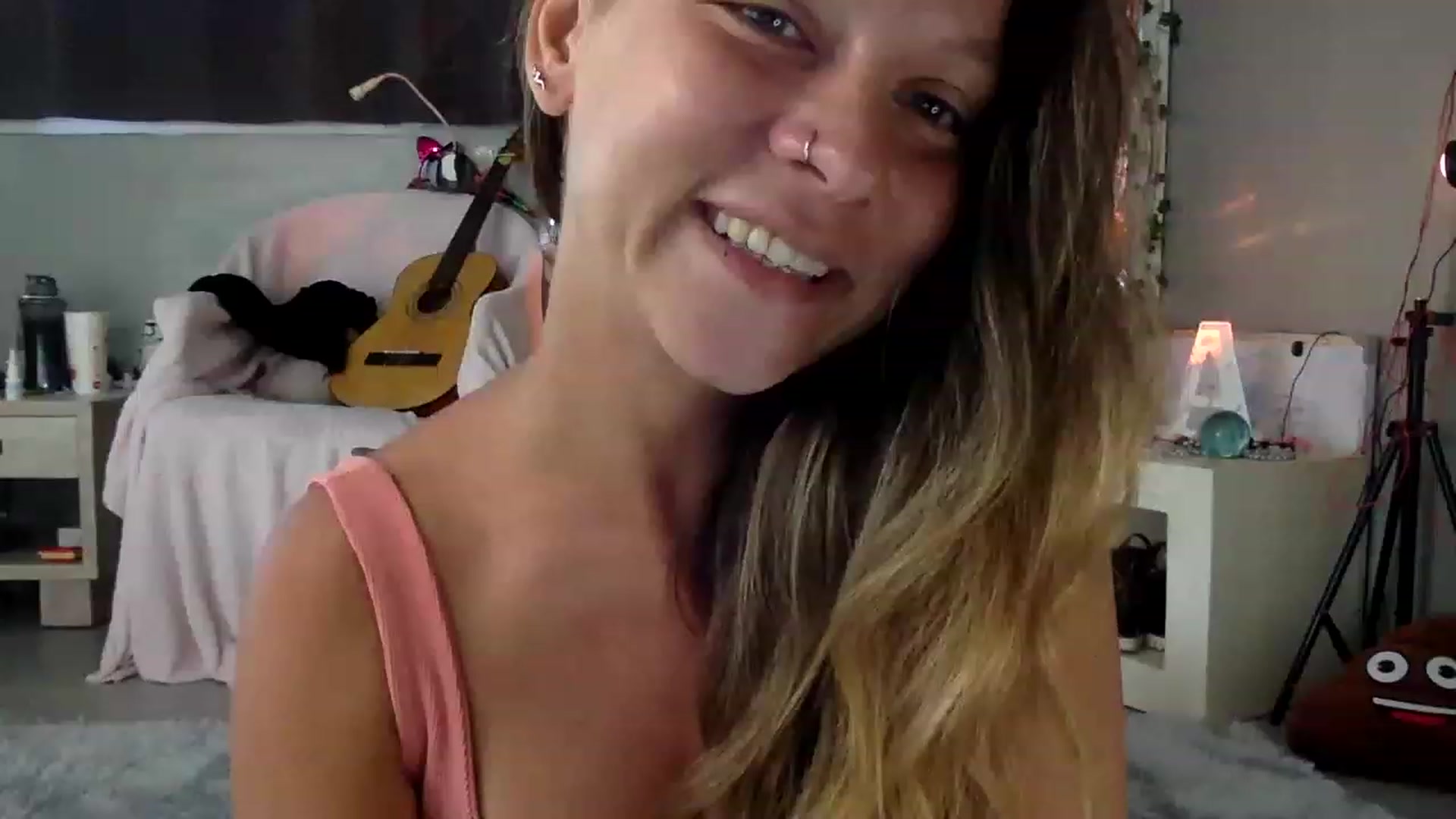 Gallery image thumbnail from Qi_ra's myfreecams stream on, 06/13/2023, 01:42 image 12 of 20