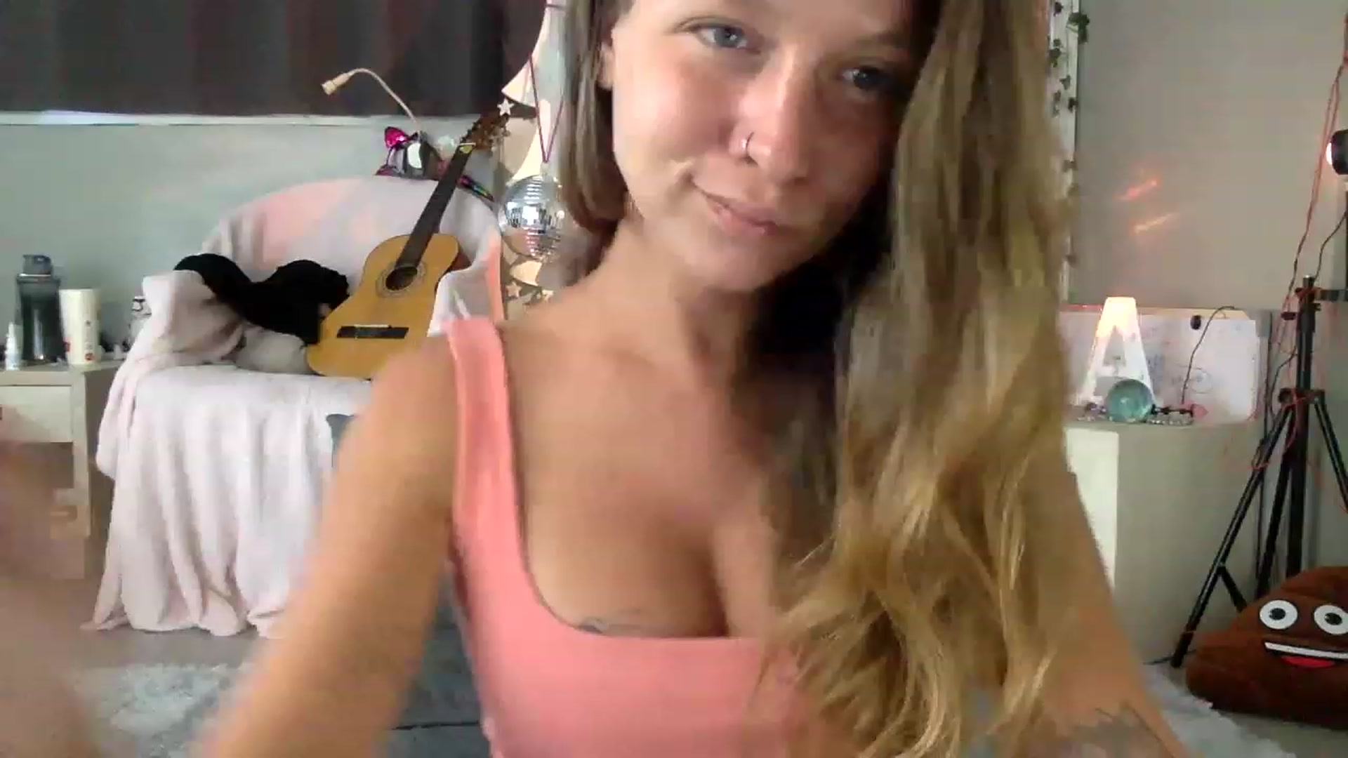 Gallery image thumbnail from Qi_ra's myfreecams stream on, 06/13/2023, 01:42 image 13 of 20