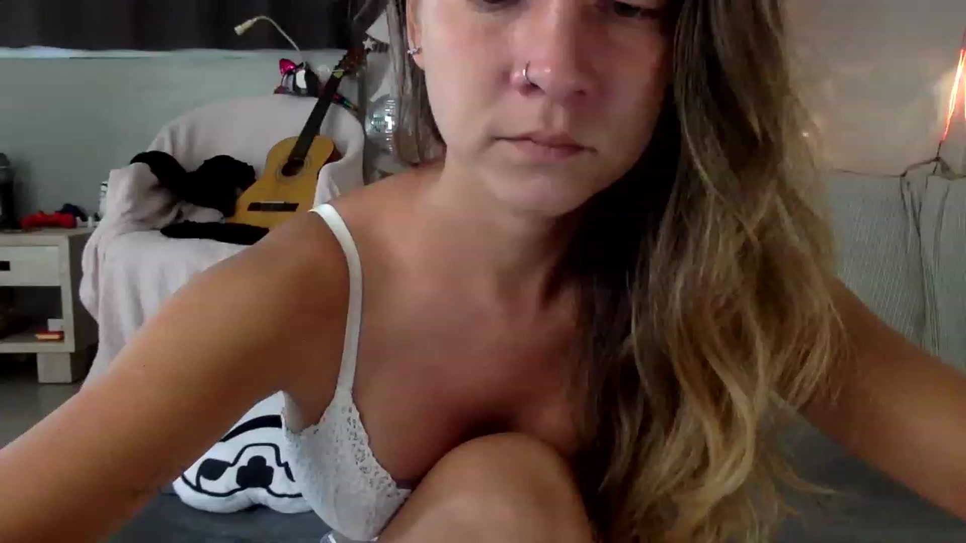 Gallery image thumbnail from Qi_ra's myfreecams stream on, 06/14/2023, 24:33 image 12 of 20
