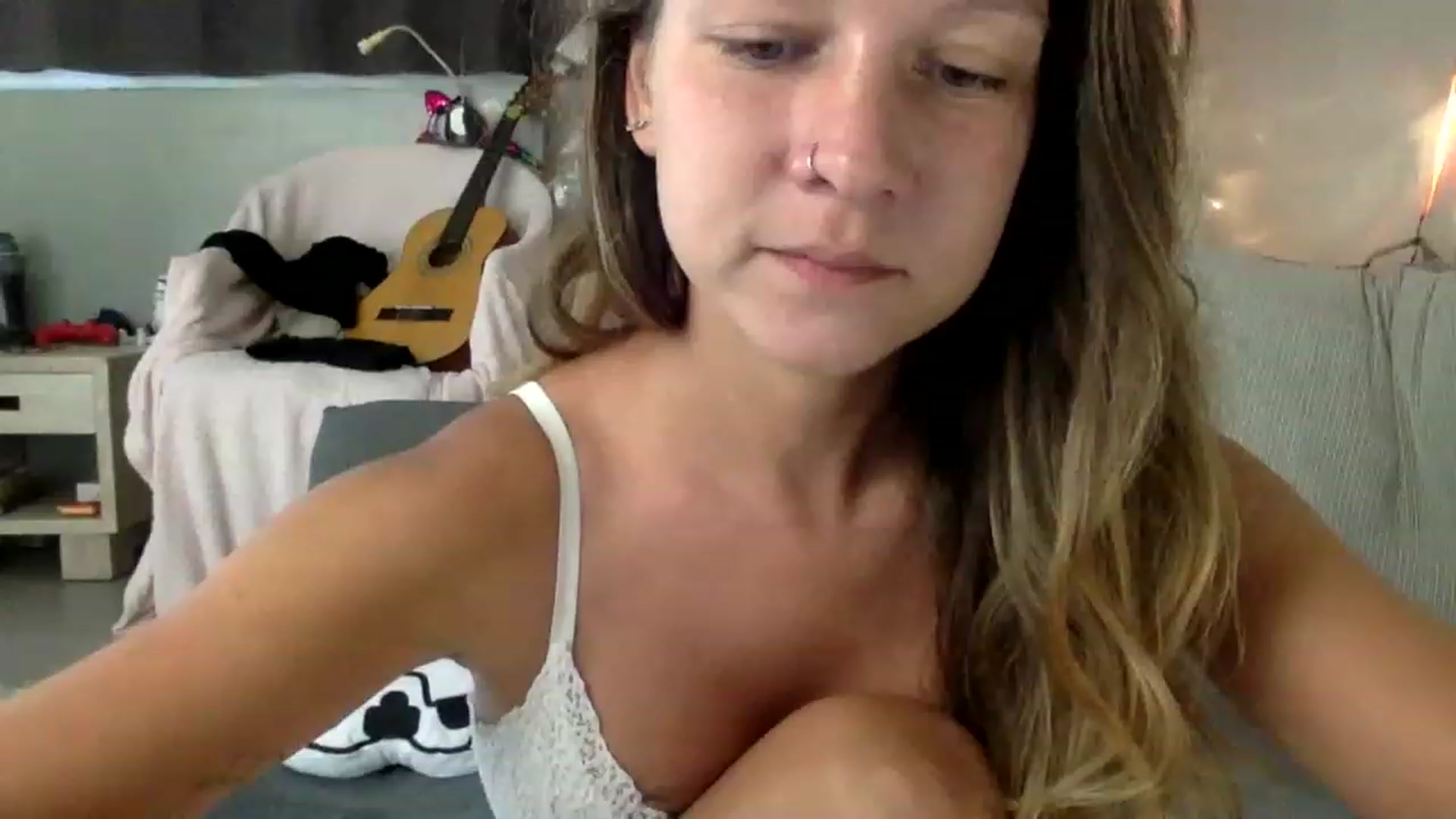 Gallery image thumbnail from Qi_ra's myfreecams stream on, 06/14/2023, 24:33 image 2 of 20