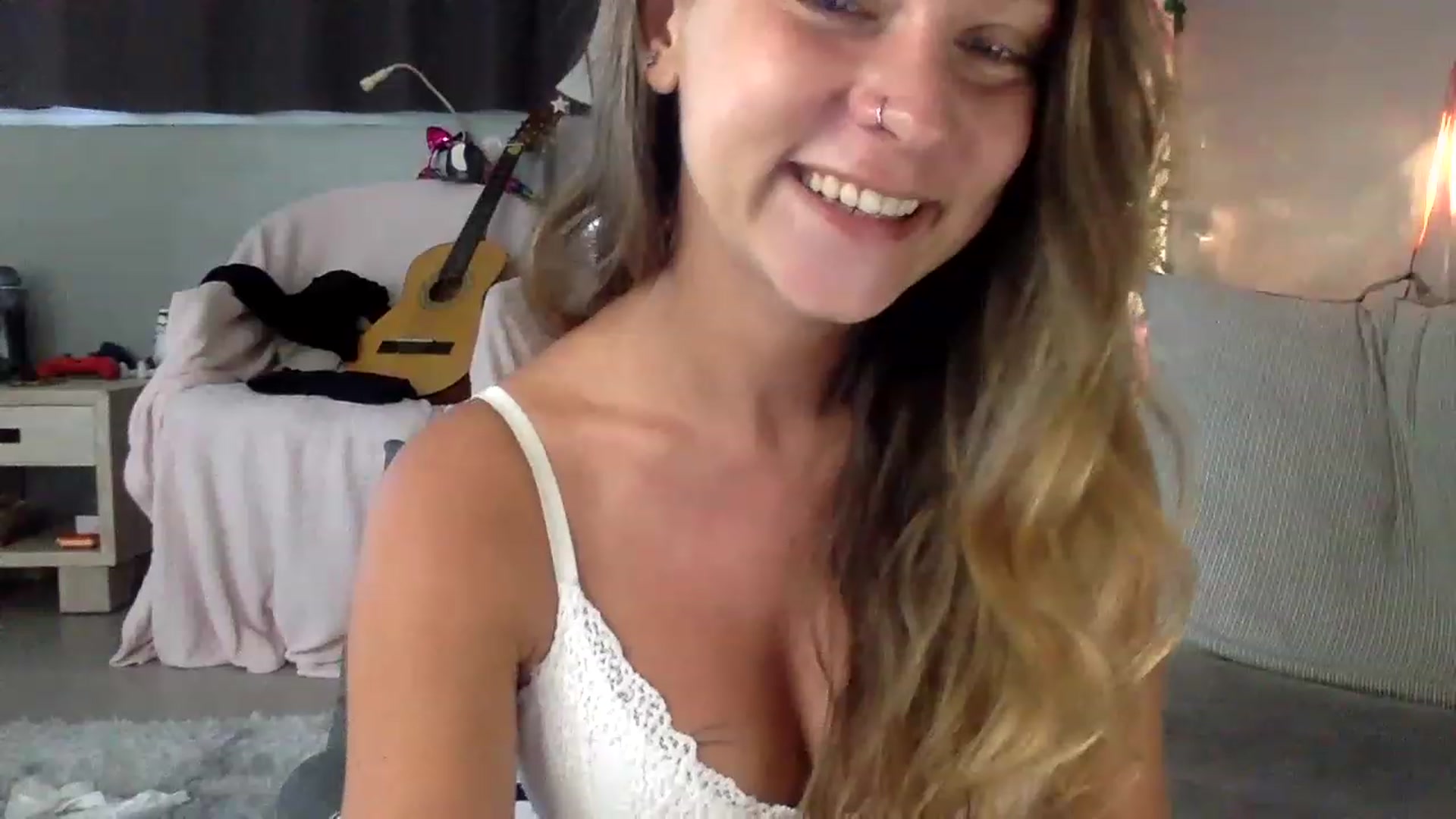 Gallery image thumbnail from Qi_ra's myfreecams stream on, 06/14/2023, 02:13 image 3 of 20