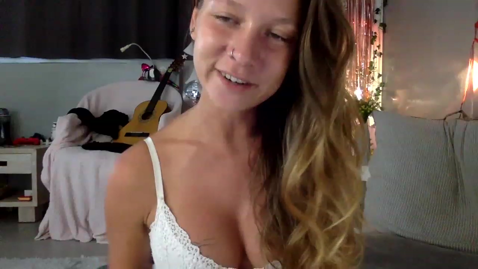 Gallery image thumbnail from Qi_ra's myfreecams stream on, 06/14/2023, 02:13 image 9 of 20