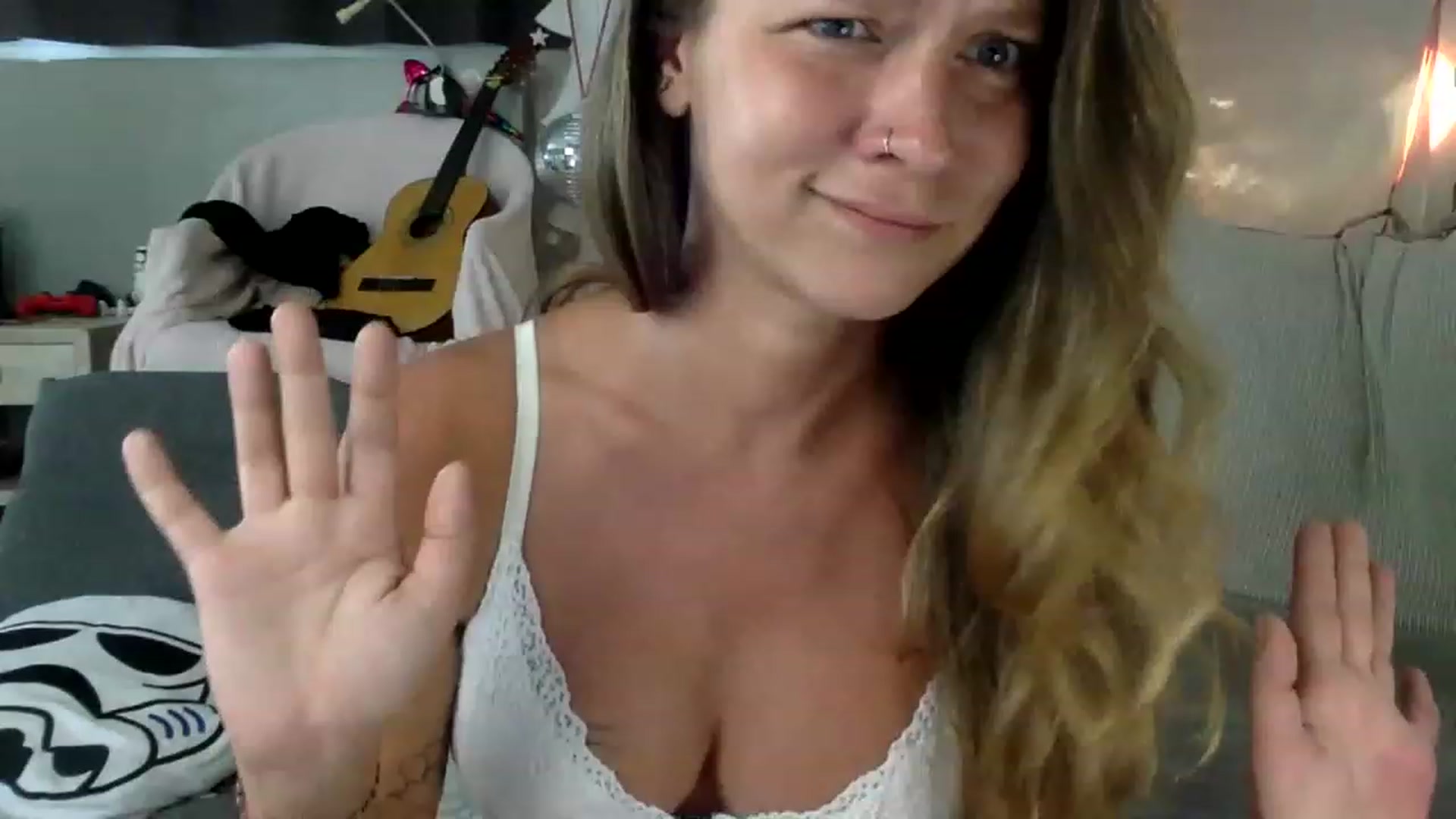 Gallery image thumbnail from Qi_ra's myfreecams stream on, 06/14/2023, 02:13 image 12 of 20