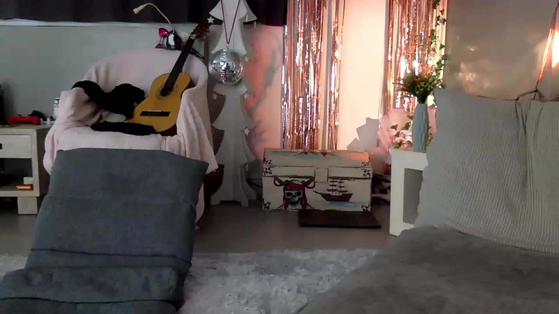 Gallery image thumbnail from Qi_ra's myfreecams stream on, 06/14/2023, 03:28 image 17 of 20