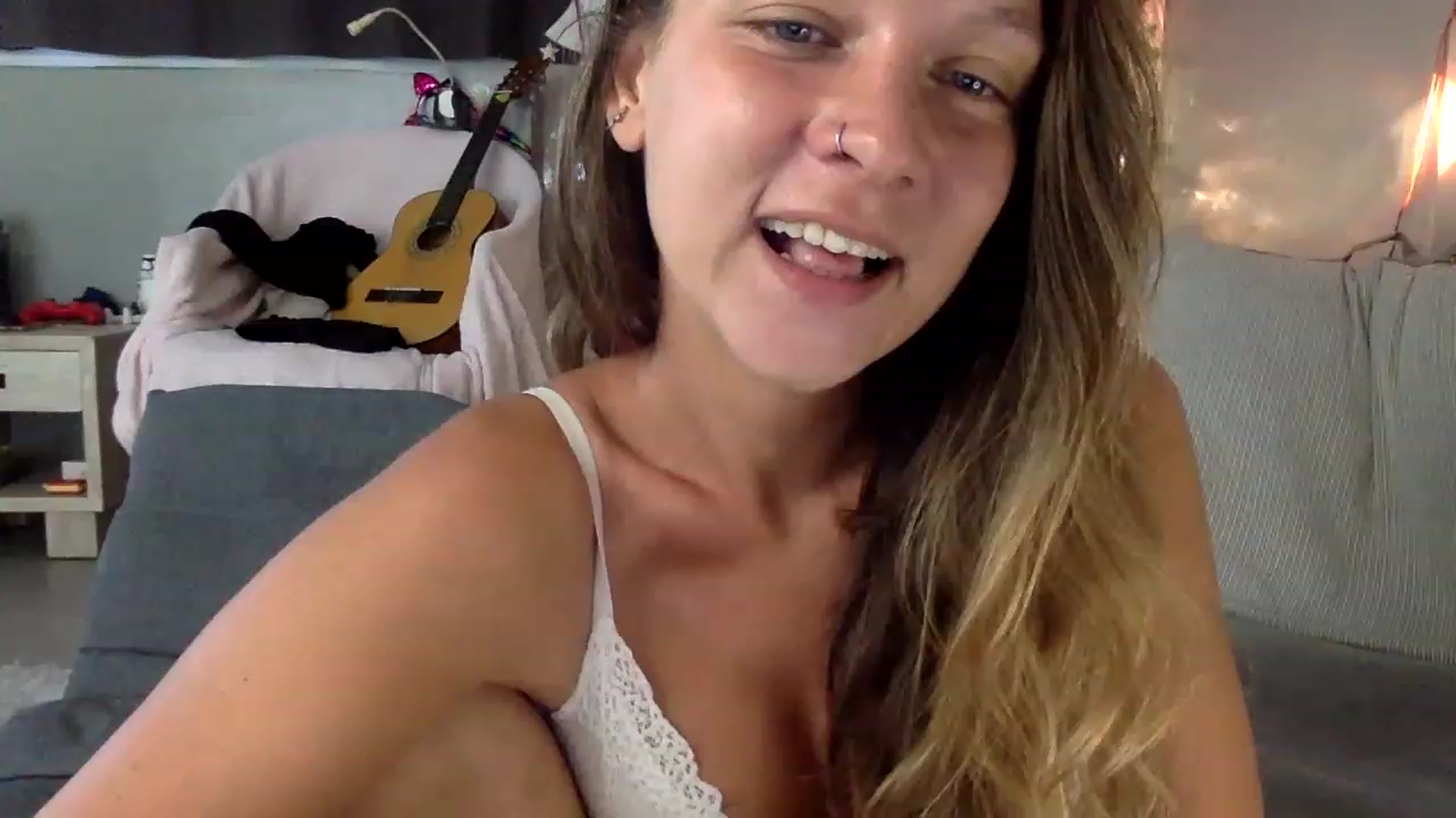 Gallery image thumbnail from Qi_ra's myfreecams stream on, 06/14/2023, 03:28 image 13 of 20