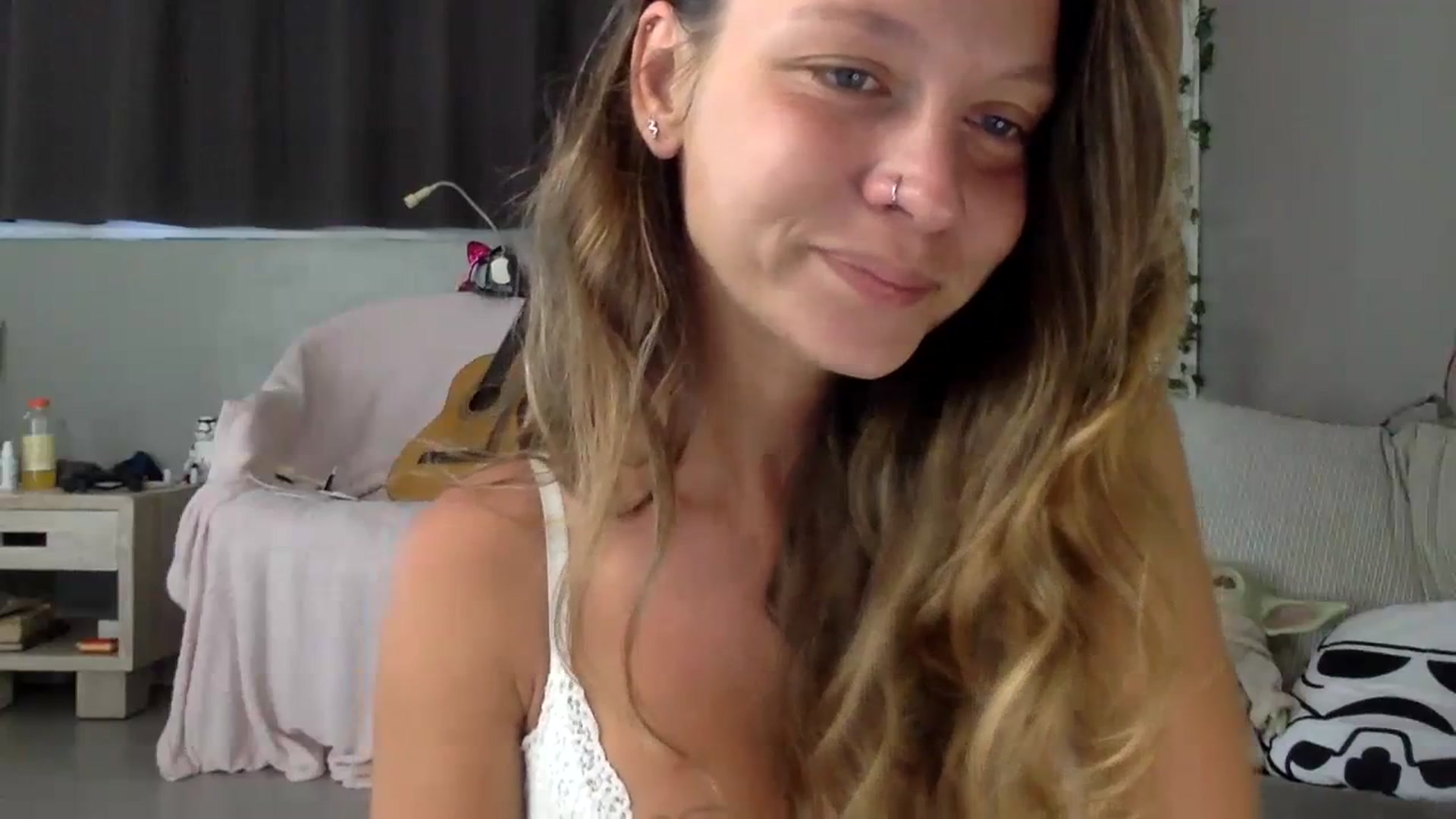 Gallery image thumbnail from Qi_ra's myfreecams stream on, 06/17/2023, 24:36 image 9 of 20