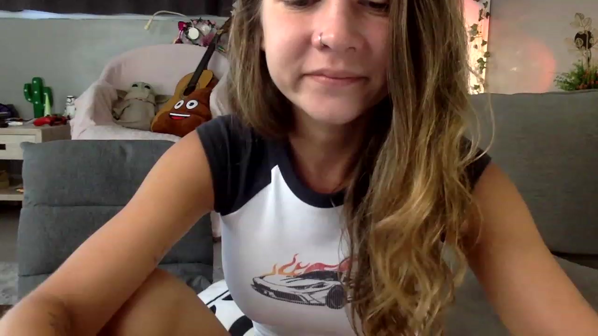 Gallery image thumbnail from Qi_ra's myfreecams stream on, 06/26/2023, 01:07 image 17 of 20