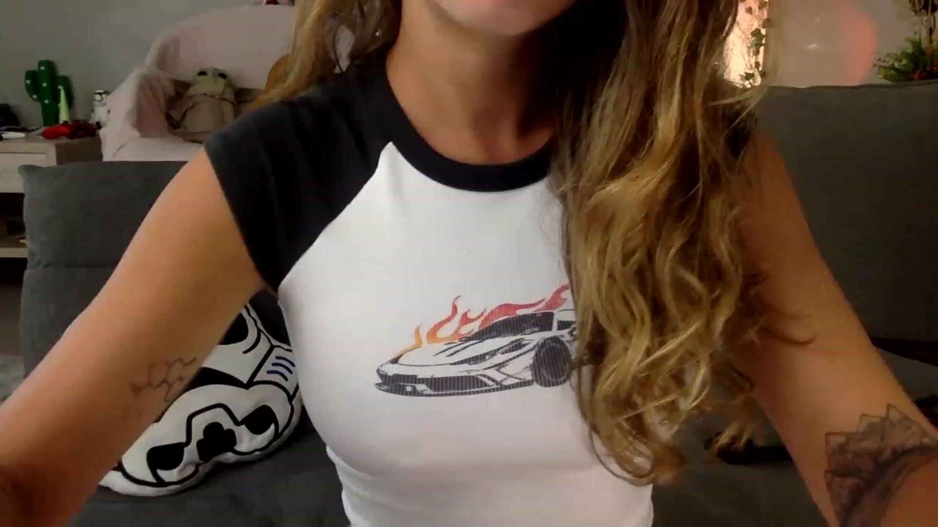 Gallery image thumbnail from Qi_ra's myfreecams stream on, 06/26/2023, 01:07 image 11 of 20