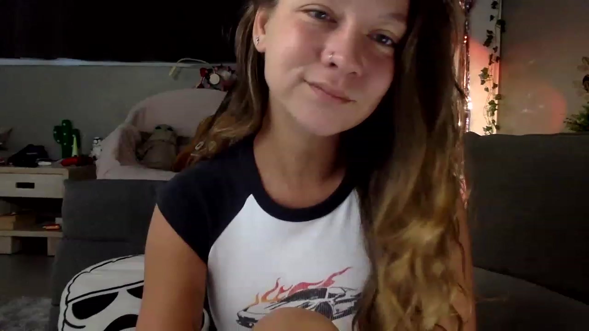 Gallery image thumbnail from Qi_ra's myfreecams stream on, 06/26/2023, 01:07 image 2 of 20