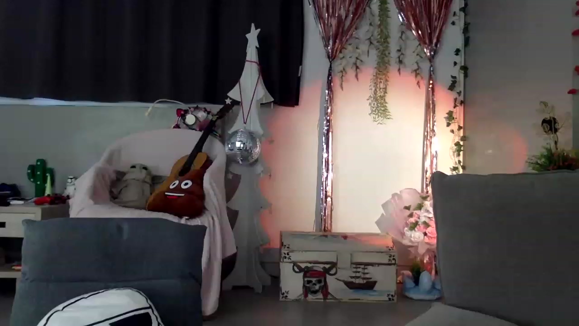 Gallery image thumbnail from Qi_ra's myfreecams stream on, 06/26/2023, 01:07 image 9 of 20