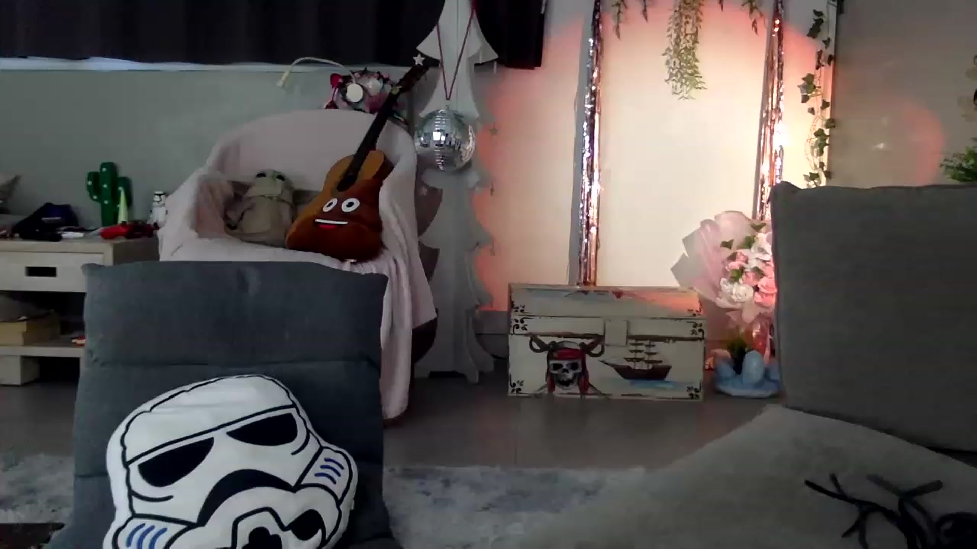 Gallery image thumbnail from Qi_ra's myfreecams stream on, 06/26/2023, 01:07 image 8 of 20