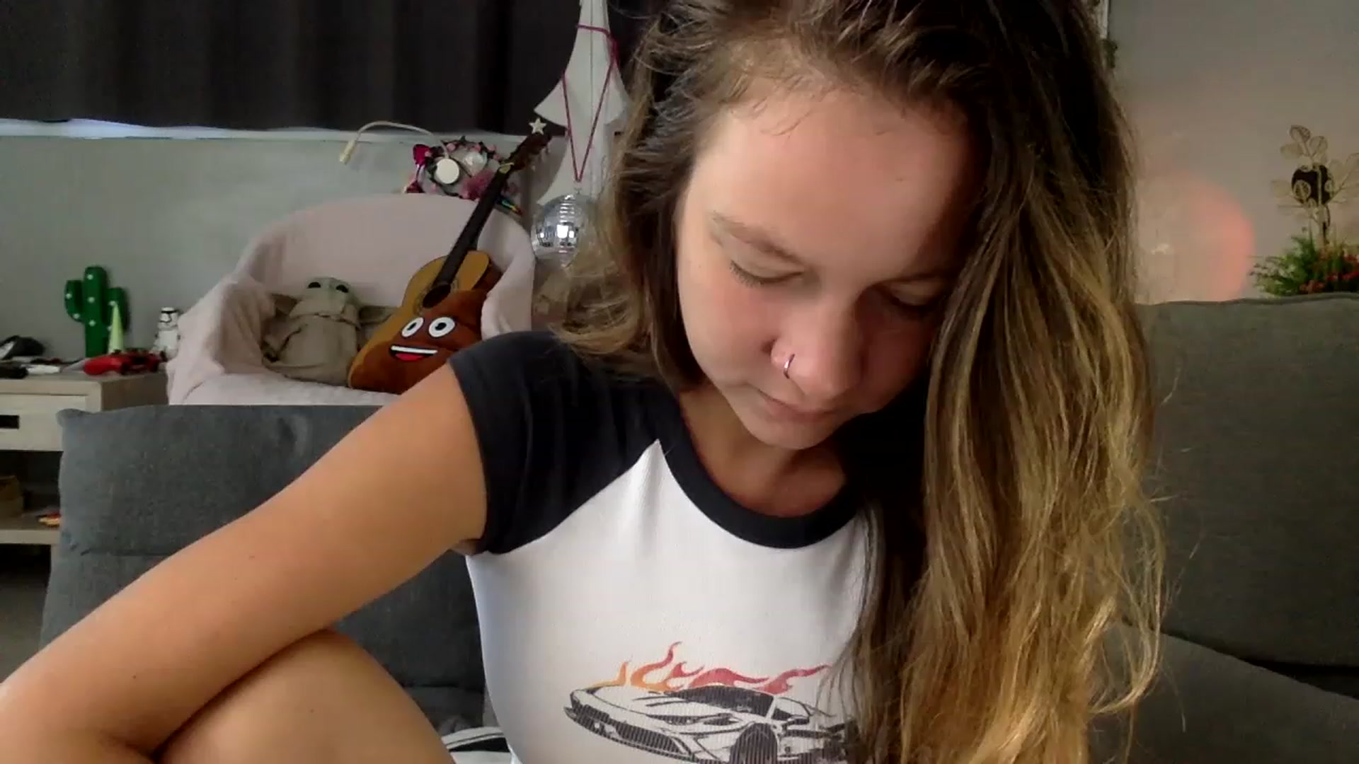 Gallery image thumbnail from Qi_ra's myfreecams stream on, 06/26/2023, 01:07 image 6 of 20