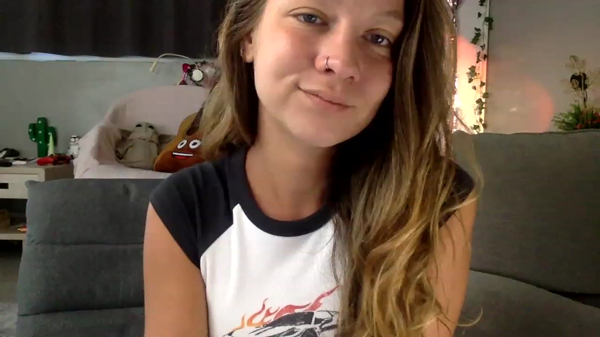 Gallery image thumbnail from Qi_ra's myfreecams stream on, 06/26/2023, 01:07 image 15 of 20