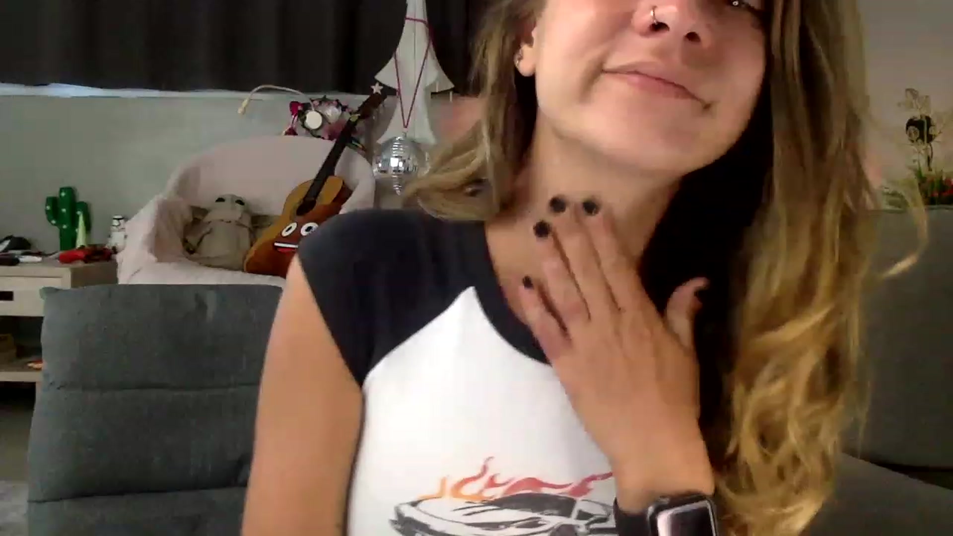 Gallery image thumbnail from Qi_ra's myfreecams stream on, 06/26/2023, 01:07 image 3 of 20