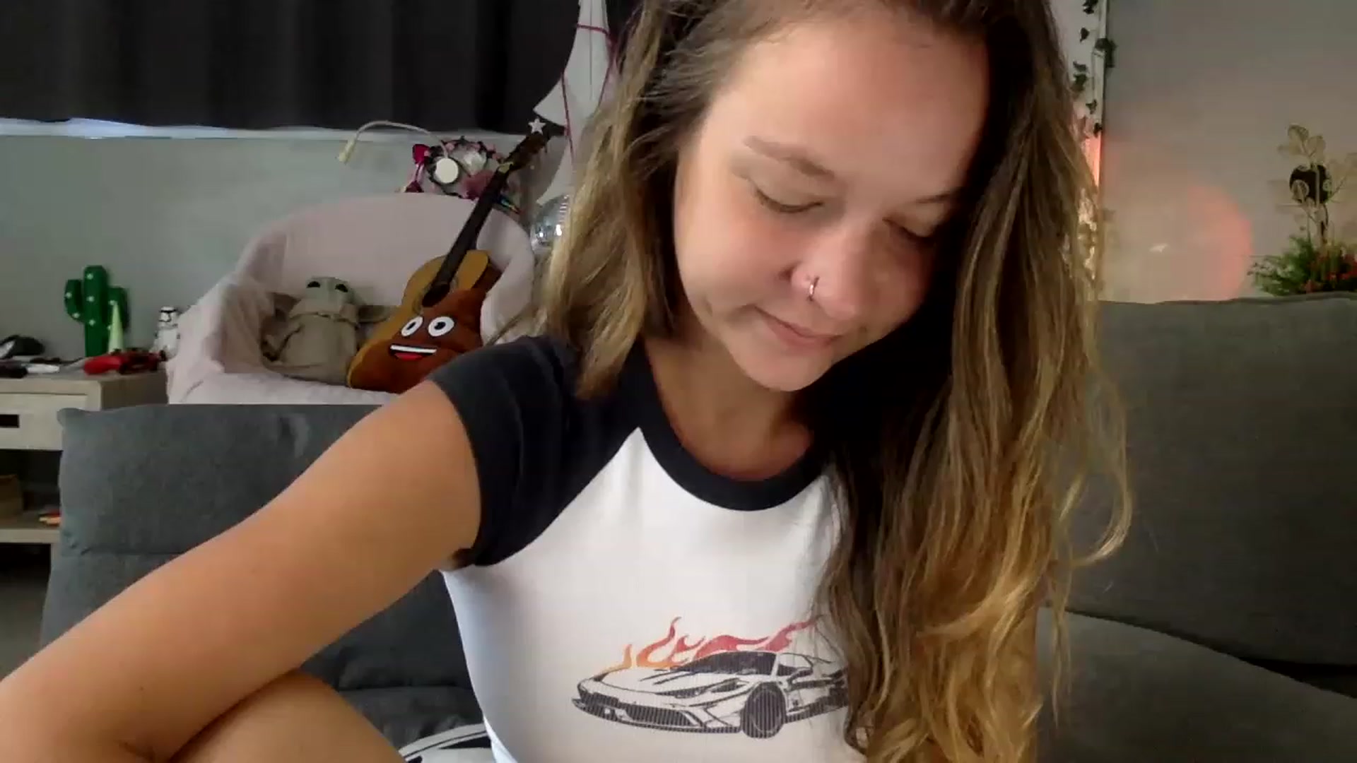 Gallery image thumbnail from Qi_ra's myfreecams stream on, 06/26/2023, 01:07 image 18 of 20