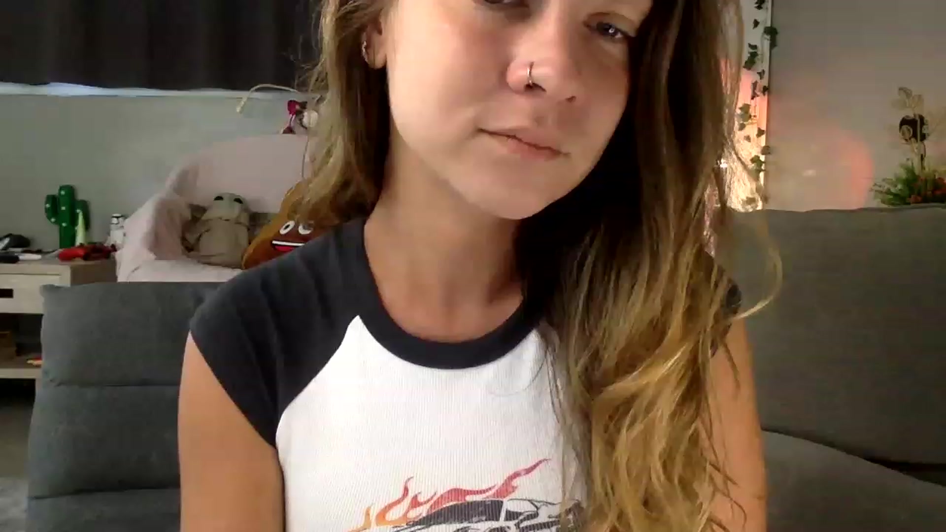 Gallery image thumbnail from Qi_ra's myfreecams stream on, 06/26/2023, 01:07 image 14 of 20