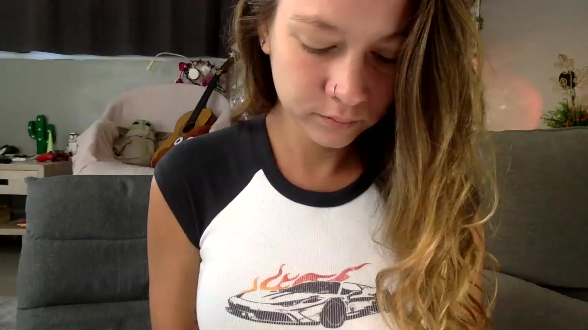 Gallery image thumbnail from Qi_ra's myfreecams stream on, 06/26/2023, 01:07 image 12 of 20